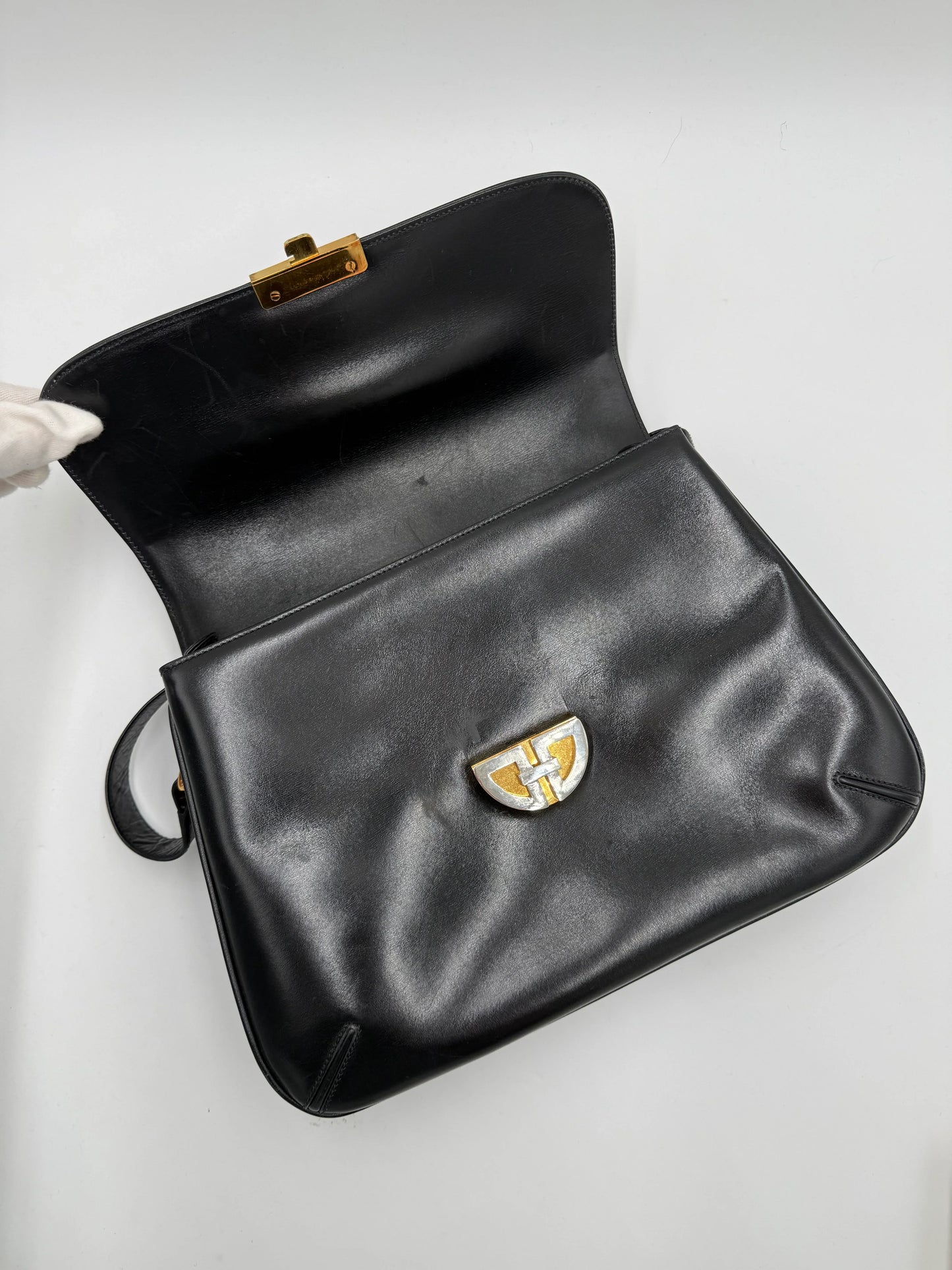 Gucci-Borsa-a-Tracolla-Vintage-in-Pelle-Liscia-Nera-69515605147972 - Pally Vintage Closet
