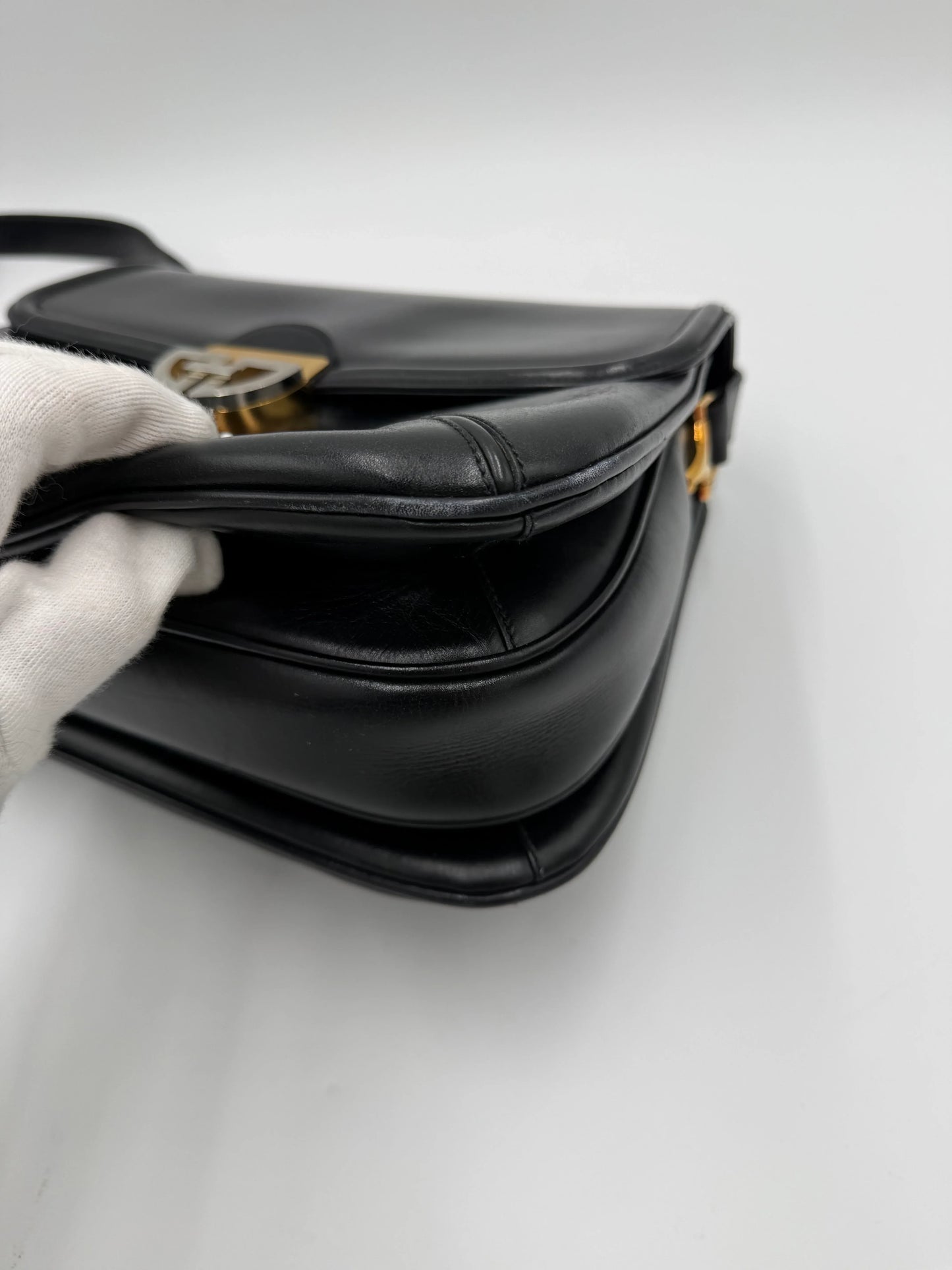 Gucci-Borsa-a-Tracolla-Vintage-in-Pelle-Liscia-Nera-69515605246276 - Pally Vintage Closet