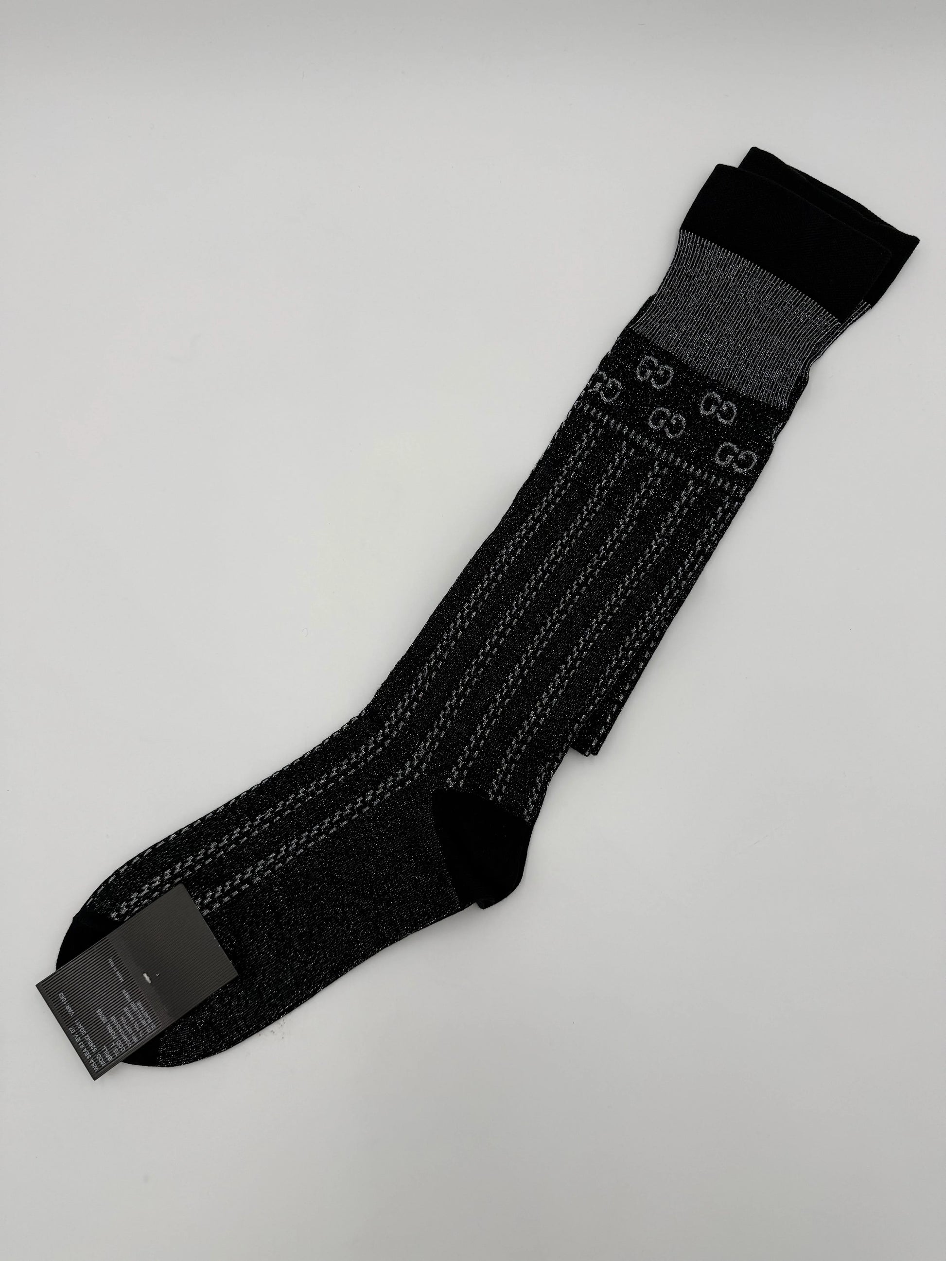 Gucci-Calze-Lunghe-in-Maglia-Lam-e-Cotone-GG-Nero-e-Argento-70031220212036 - Pally Vintage Closet