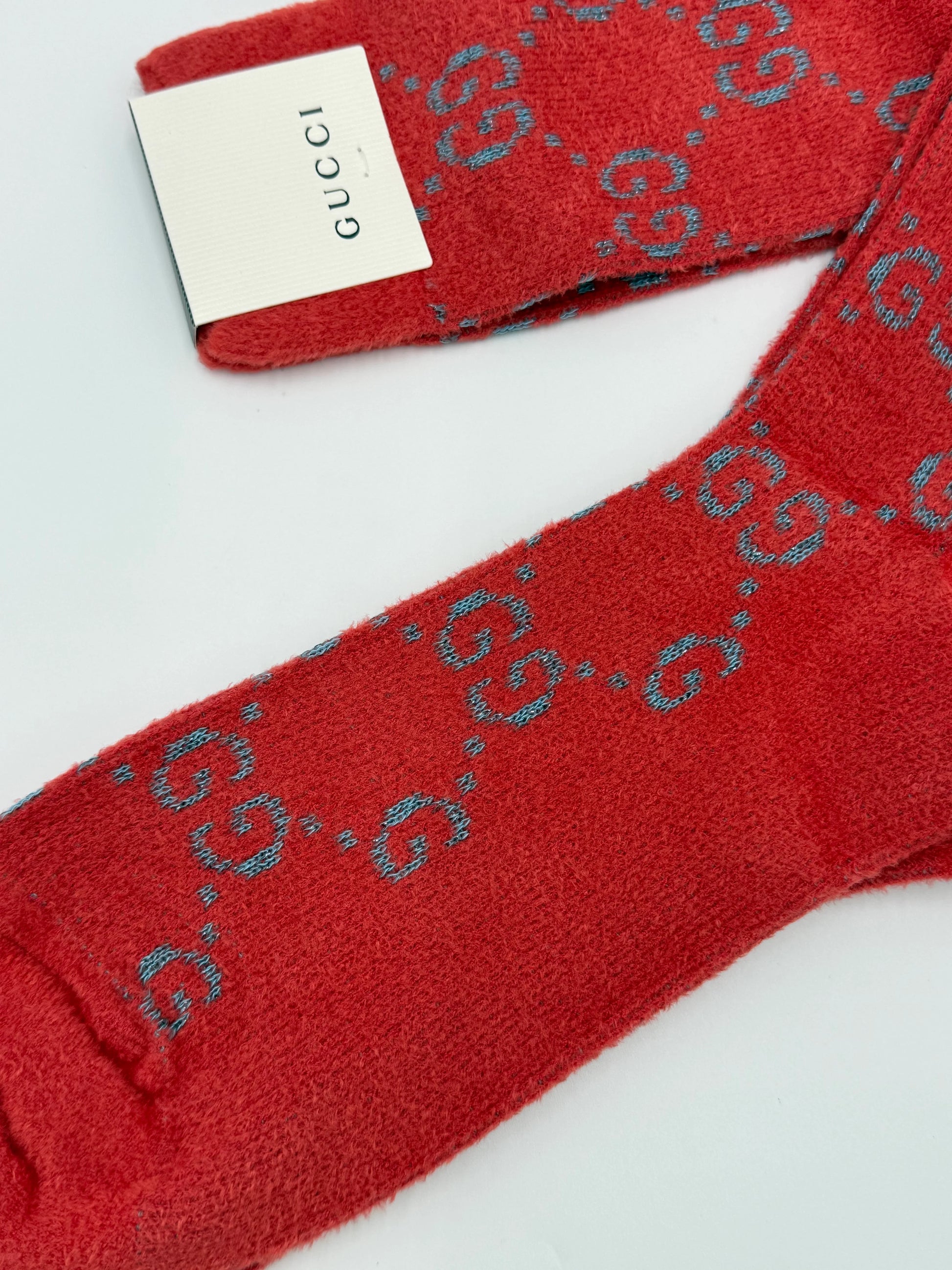 Gucci-Calzini-Warm-Logg-in-Maglia-GG-Rosso-e-Blu-70031224602948 - Pally Vintage Closet