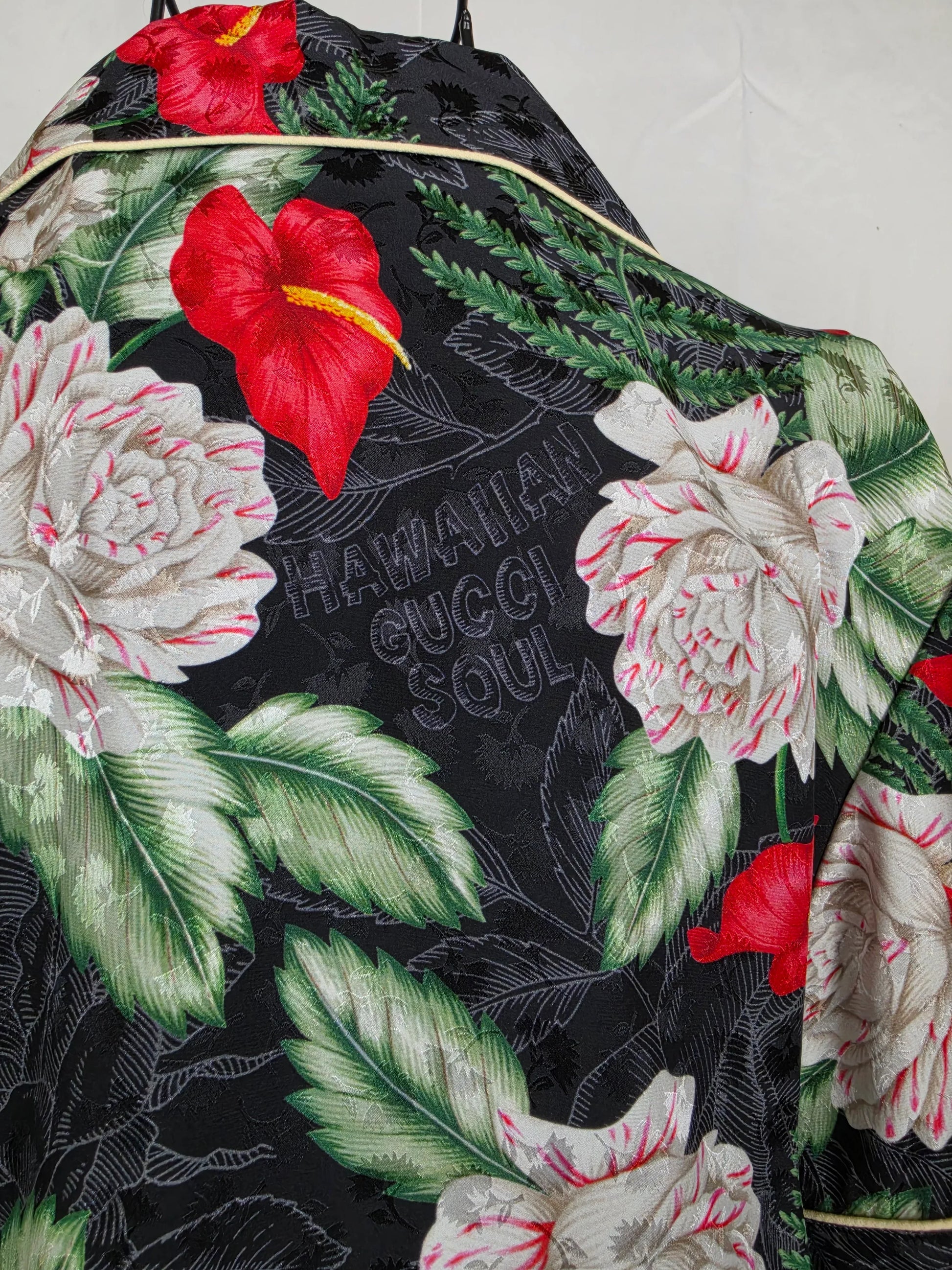 Gucci-Camicia-Hawaiian-Soul-in-Jacquard-di-Seta-Verde-70263528816964 - Pally Vintage Closet