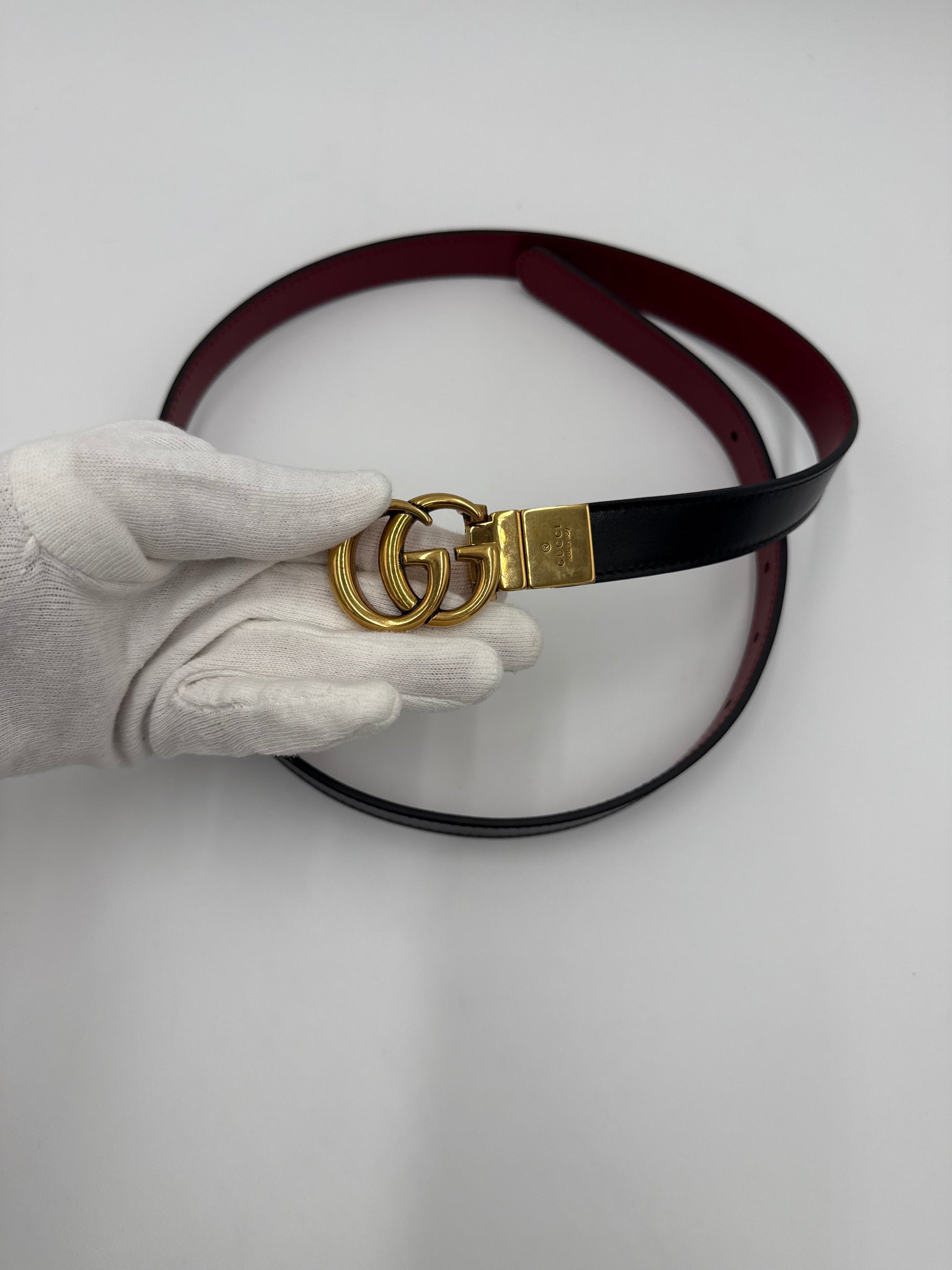 Gucci Cintura Marmont Reversibile in Pelle Bordeaux e Nera - Pally Vintage Closet