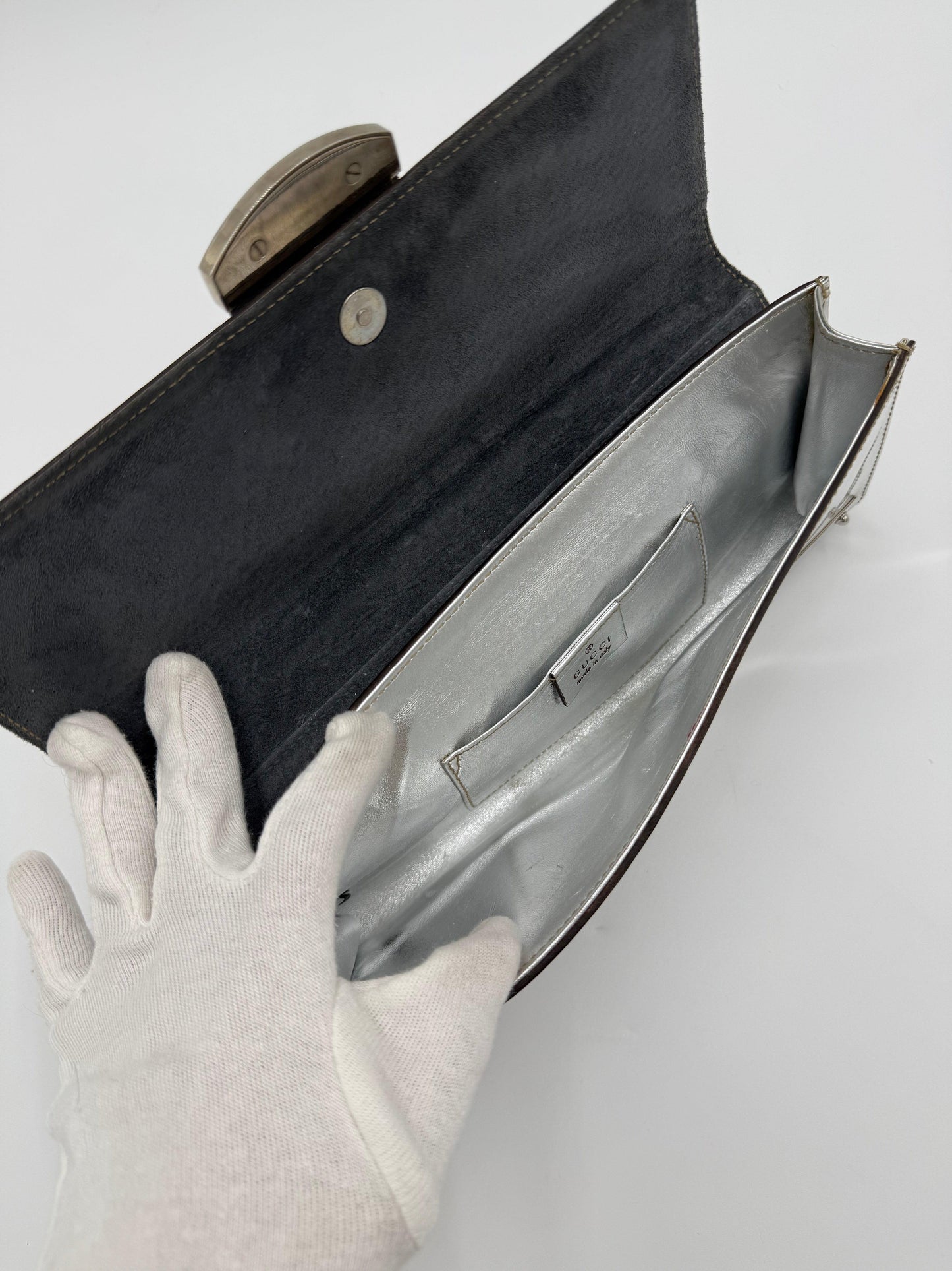 Gucci Clutch Vintage by Frida Giannini in Pelle Metallizzata e Plexiglass Argento - Pally Vintage Closet