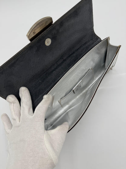 Gucci Clutch Vintage by Frida Giannini in Pelle Metallizzata e Plexiglass Argento - Pally Vintage Closet
