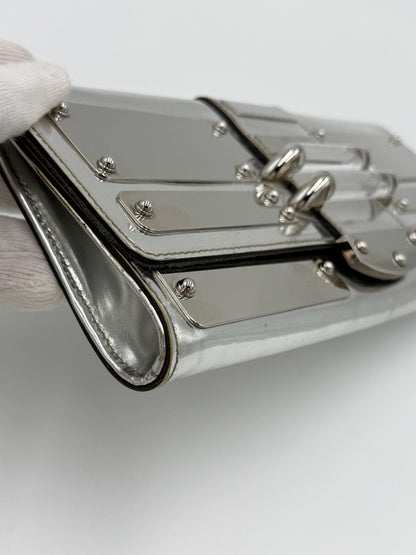 Gucci Clutch Vintage by Frida Giannini in Pelle Metallizzata e Plexiglass Argento - Pally Vintage Closet