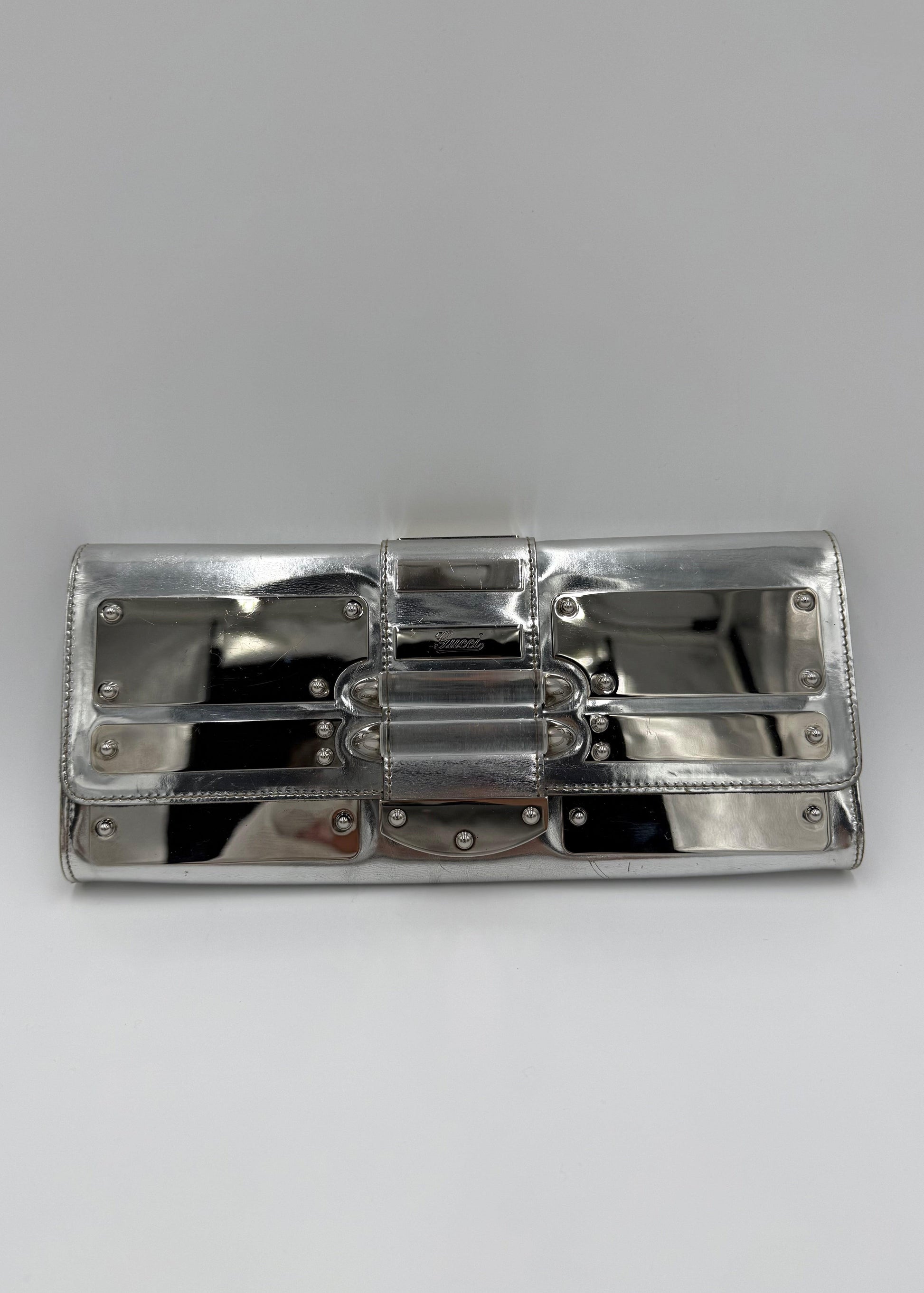 Gucci Clutch Vintage by Frida Giannini in Pelle Metallizzata e Plexiglass Argento - Pally Vintage Closet