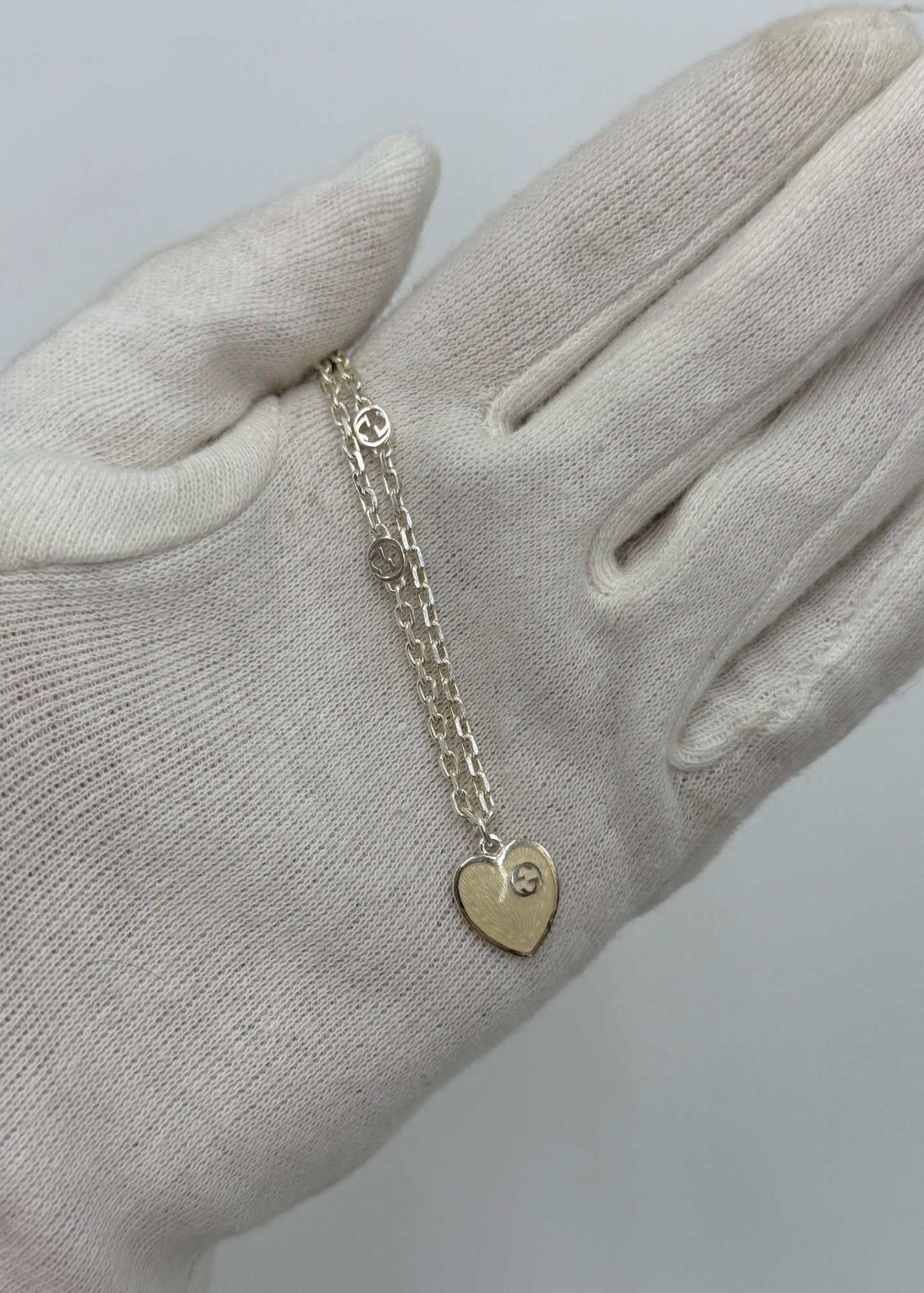 Gucci Collana Heart con Incrocio GG in Argento