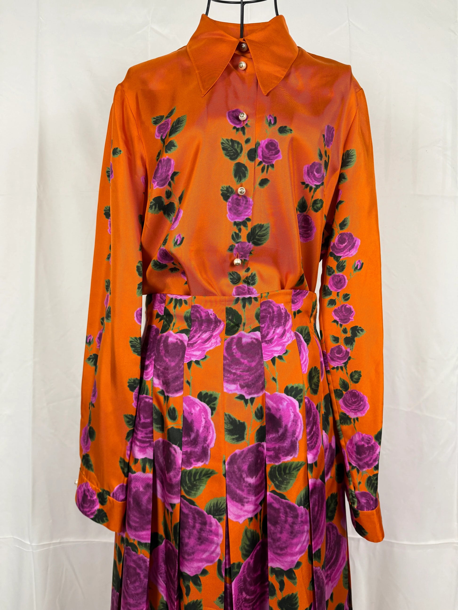 Gucci-Completo-Gonna-e-Blusa-Stampa-Floreale-Arancione-69083339325764 - Pally Vintage Closet