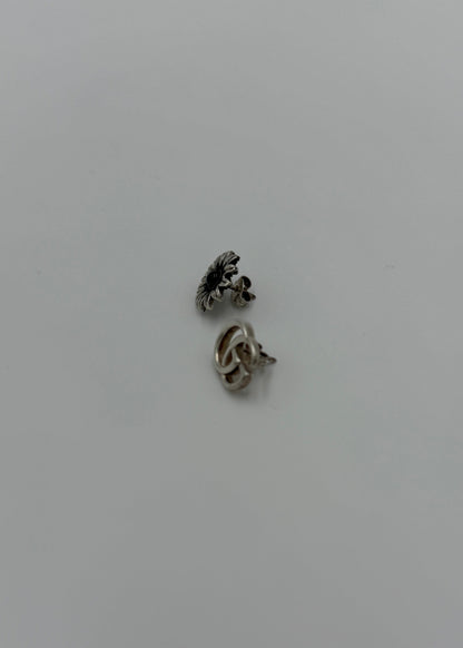 Gucci Orecchini a Bottone GG Marmont Argento