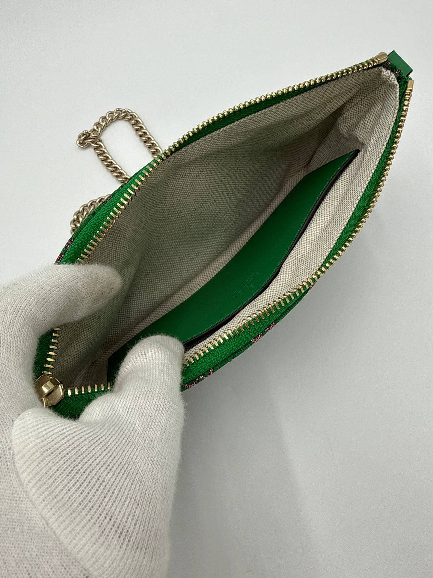 Gucci-Pochette-GG-Marmont-Mini-Matelass-in-Tessuto-Verde-70314469687620 - Pally Vintage Closet