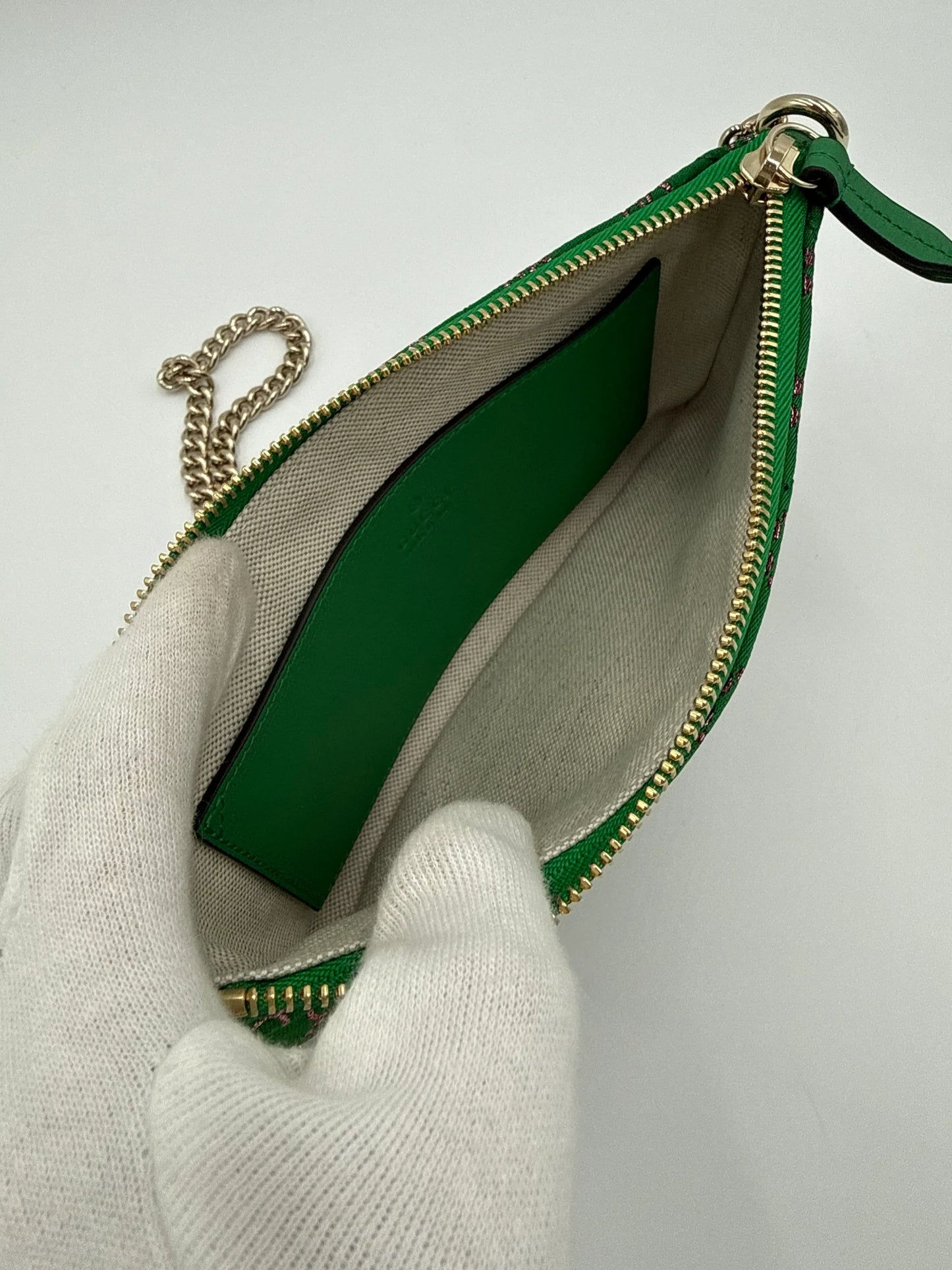 Gucci-Pochette-GG-Marmont-Mini-Matelass-in-Tessuto-Verde-70314469785924 - Pally Vintage Closet
