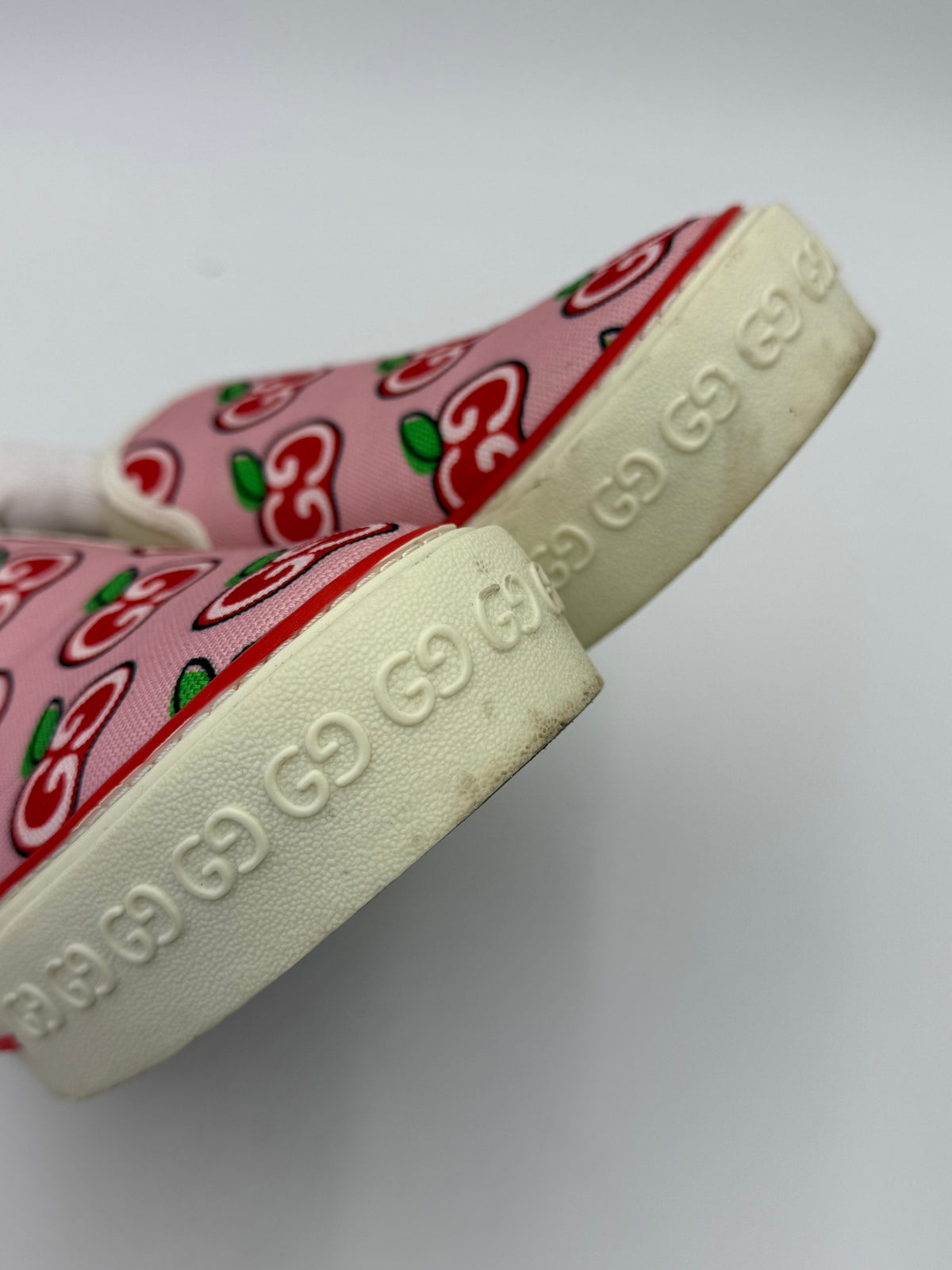 Gucci Slip-on Tennis 1977 con Stampa Apple GG Rosa
