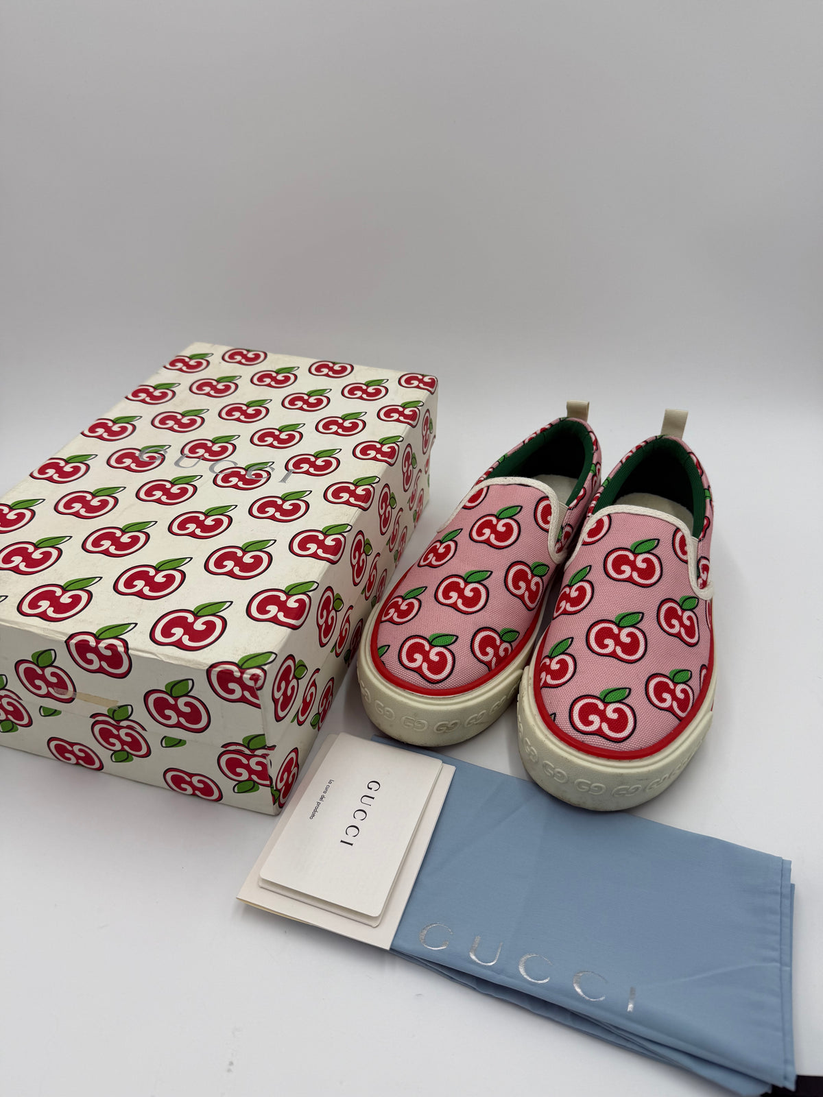 Gucci Slip-on Tennis 1977 con Stampa Apple GG Rosa - Pally Vintage Closet