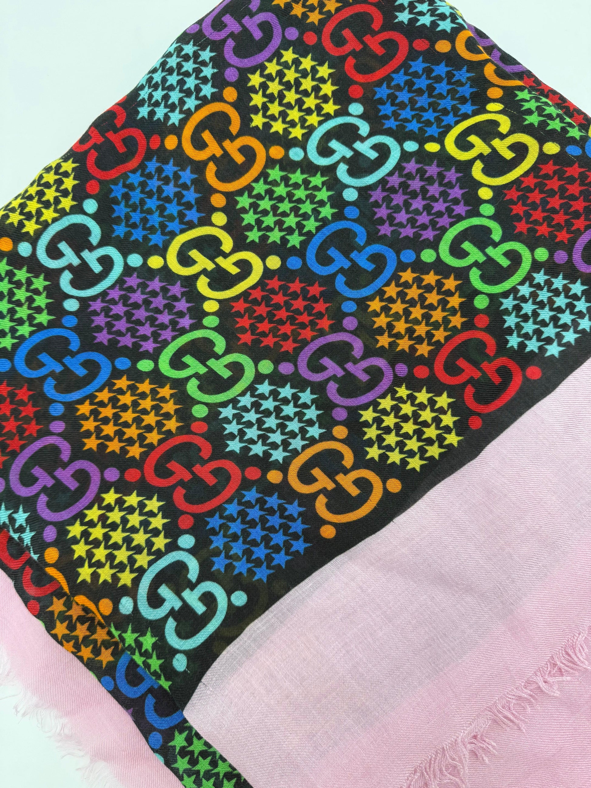 Gucci-Stola-in-Misto-Seta-GG-Psychedelic-Rosa-70031214903620 - Pally Vintage Closet