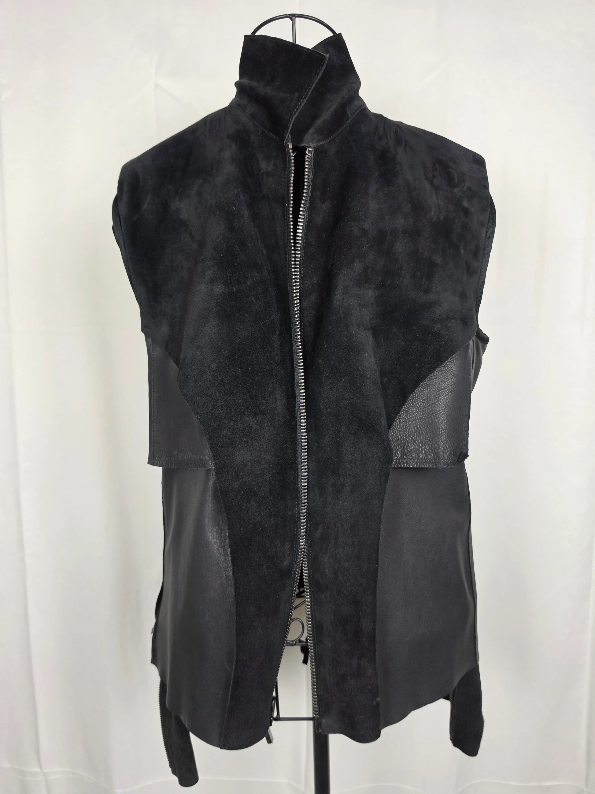 Gucci-Tom-Ford-Giacca-Biker-in-Pregiato-Camoscio-Nero-70263519215940 - Pally Vintage Closet