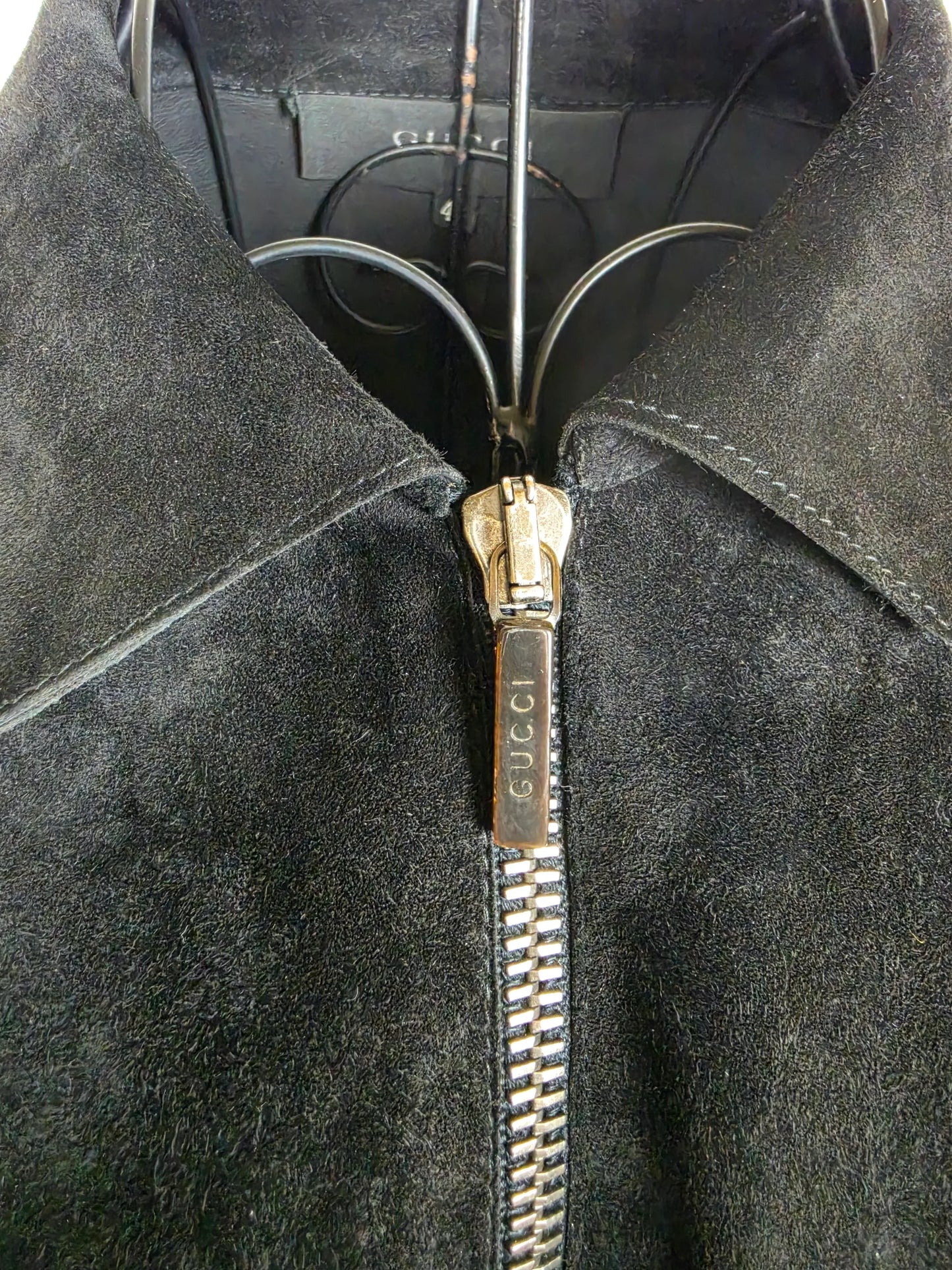 Gucci-Tom-Ford-Giacca-Biker-in-Pregiato-Camoscio-Nero-70263519379780 - Pally Vintage Closet
