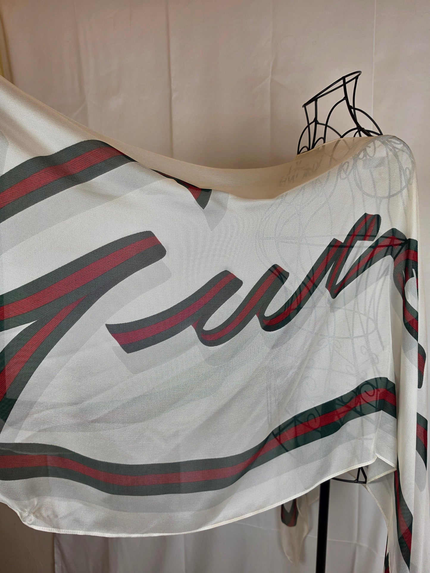 Gucci-Vintage-Stola-in-Chiffon-Bianco-70263515971908 - Pally Vintage Closet