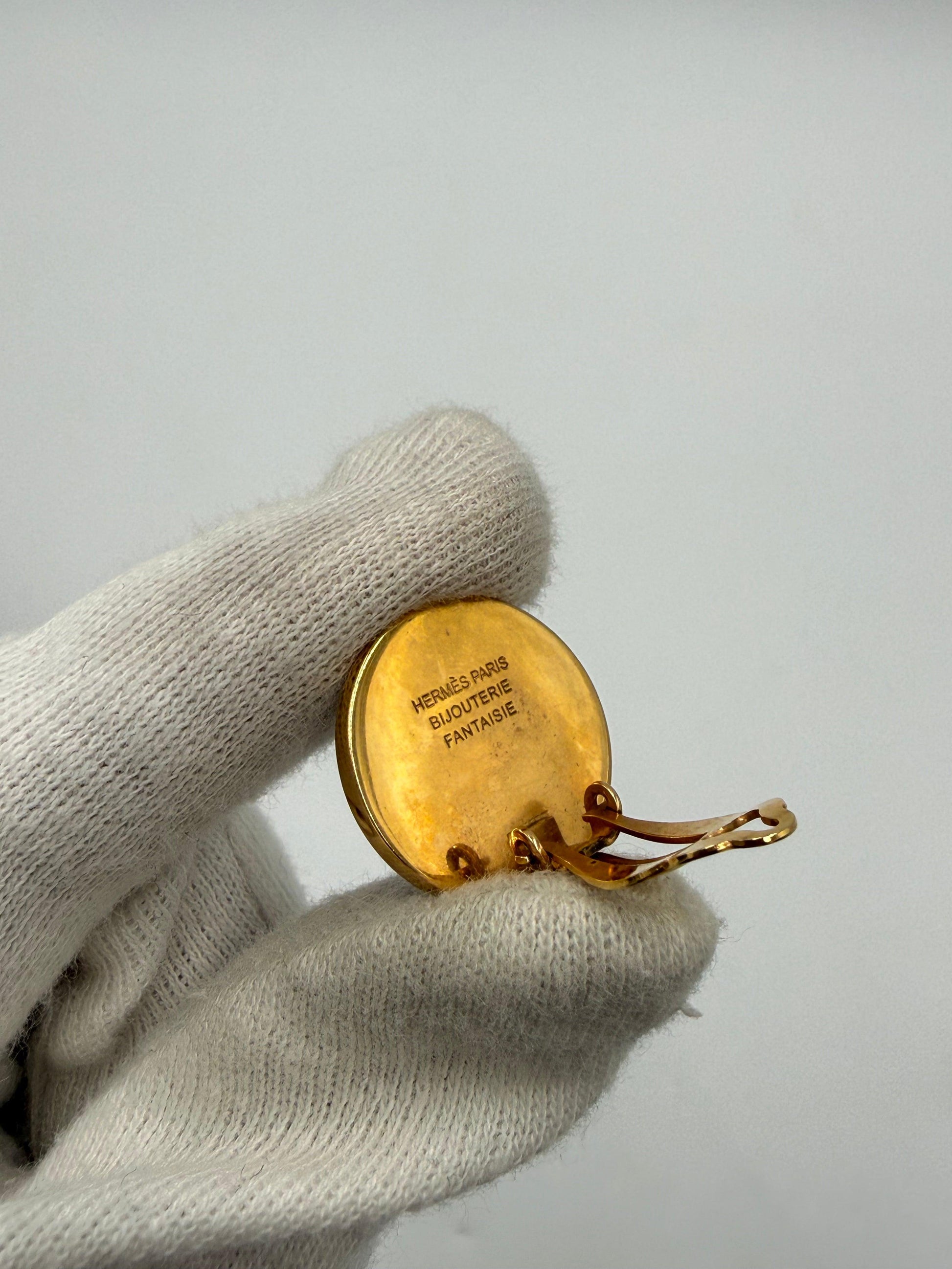Herm-s-Orecchini-a-Clip-Vintage-Bijouterie-Fantaisie-Motivo-Equestre-Avorio-70560858538308 - Pally Vintage Closet