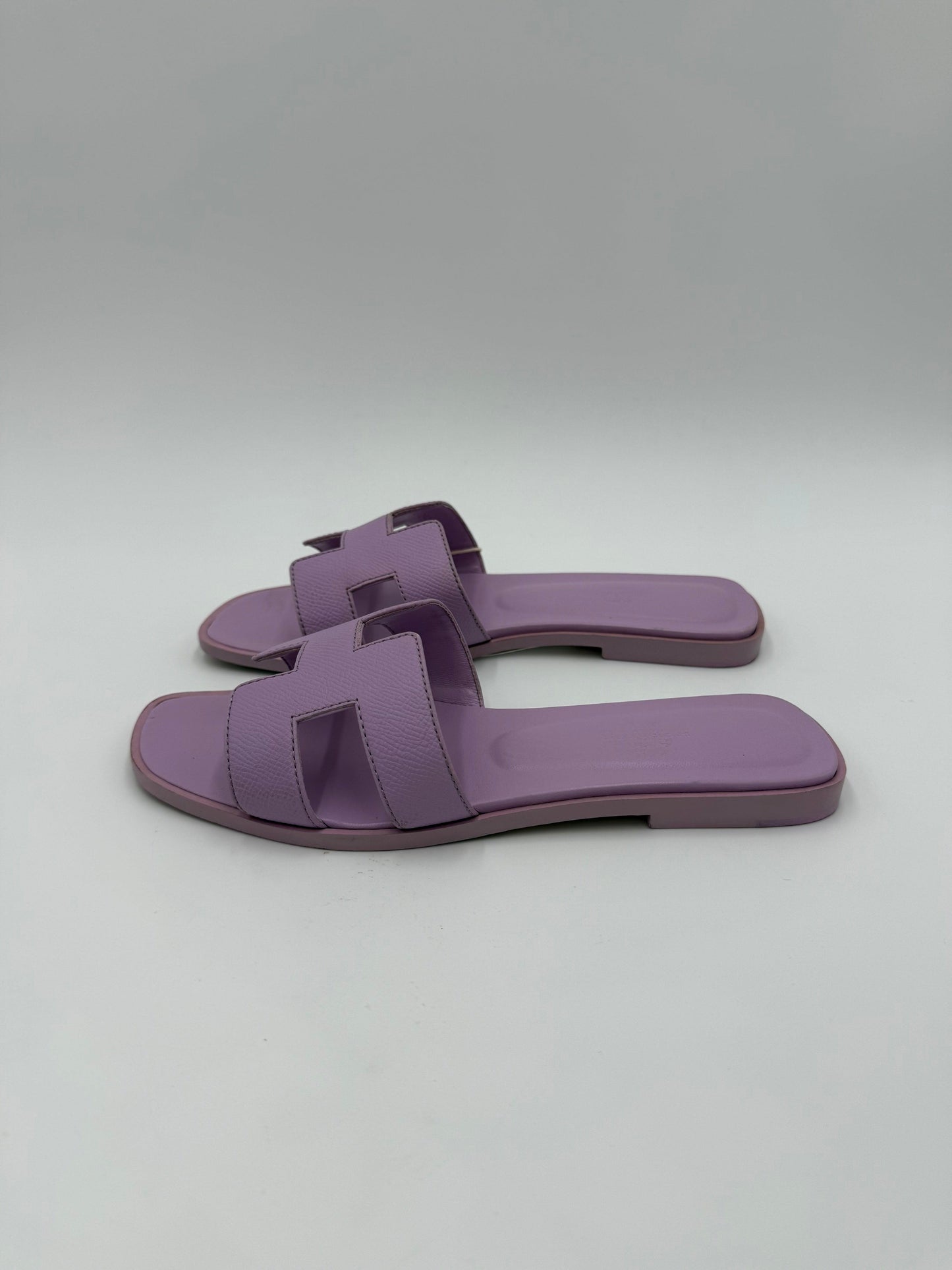 Hermès Oran Sandals in Violet Amethyst Epsom Leather