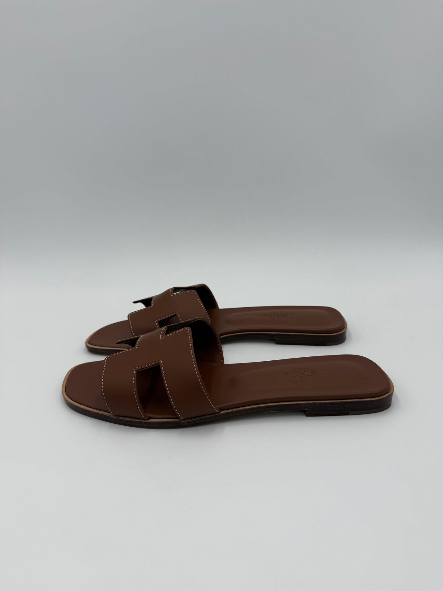 Hermès Sandali Oran in Pelle Gold Marrone - Pally Vintage Closet