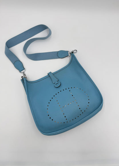 Hermes Borsa Evelyne III PM in Pelle Taurillon Clemence Celeste