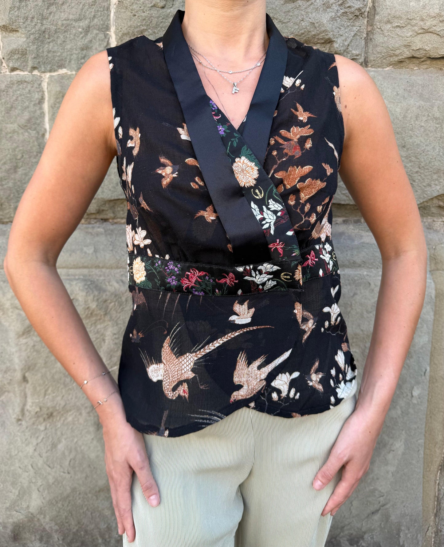Just Cavalli Blusa Smanicata Vintage Stampa Orientale Nera - Pally Vintage Closet