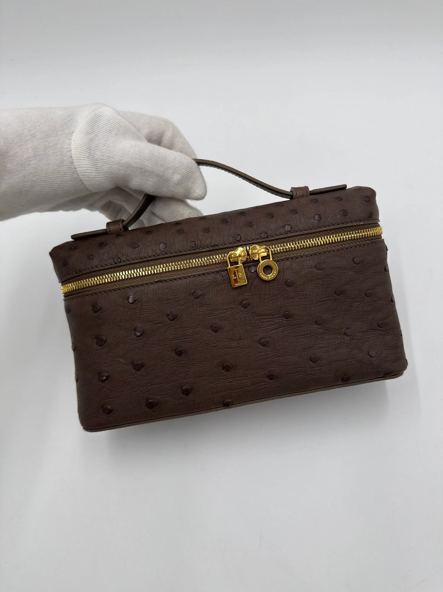 Loro-Piana-Borsa-Extra-Pocket-L19-Pelle-di-Struzzo-Taupe-70314482893124 - Pally Vintage Closet