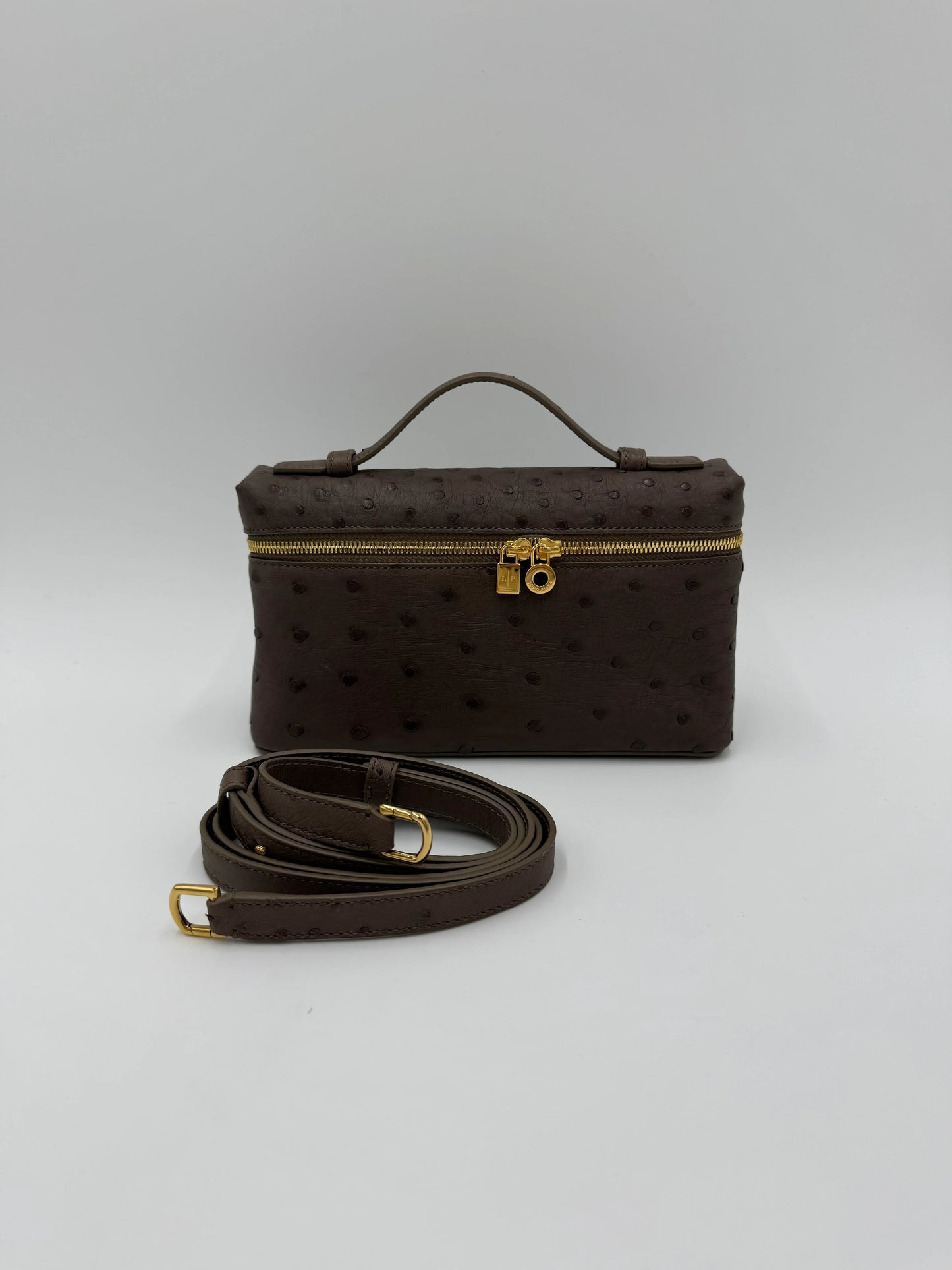 Loro-Piana-Borsa-Extra-Pocket-L19-Pelle-di-Struzzo-Taupe-70314483089732 - Pally Vintage Closet