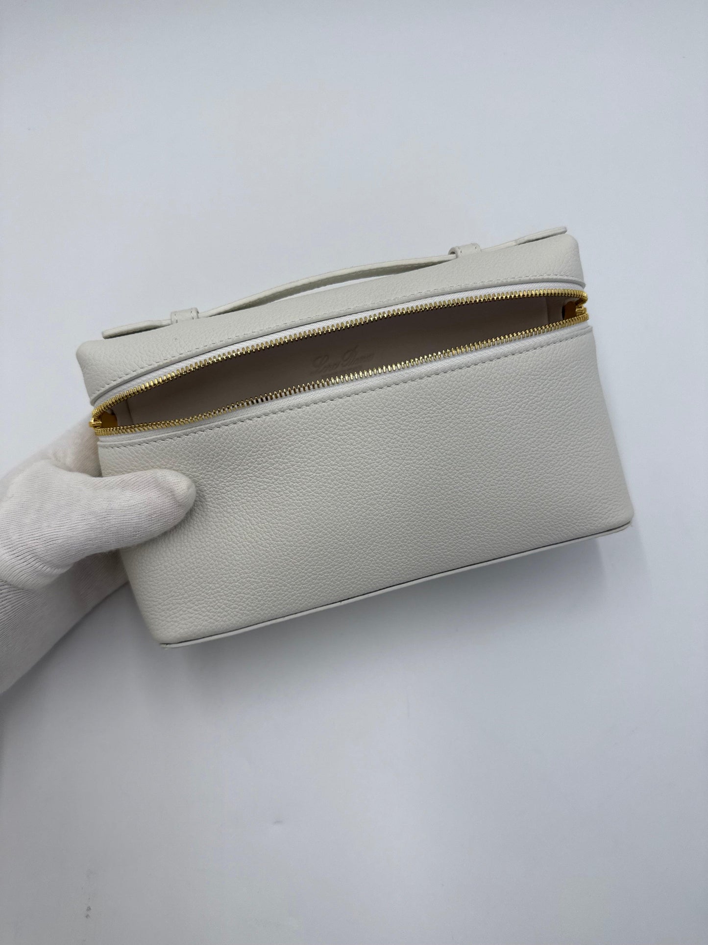 Loro Piana Borsa Extra Pocket L19 Pelle di Vitello Martellata Bianca - Pally Vintage Closet