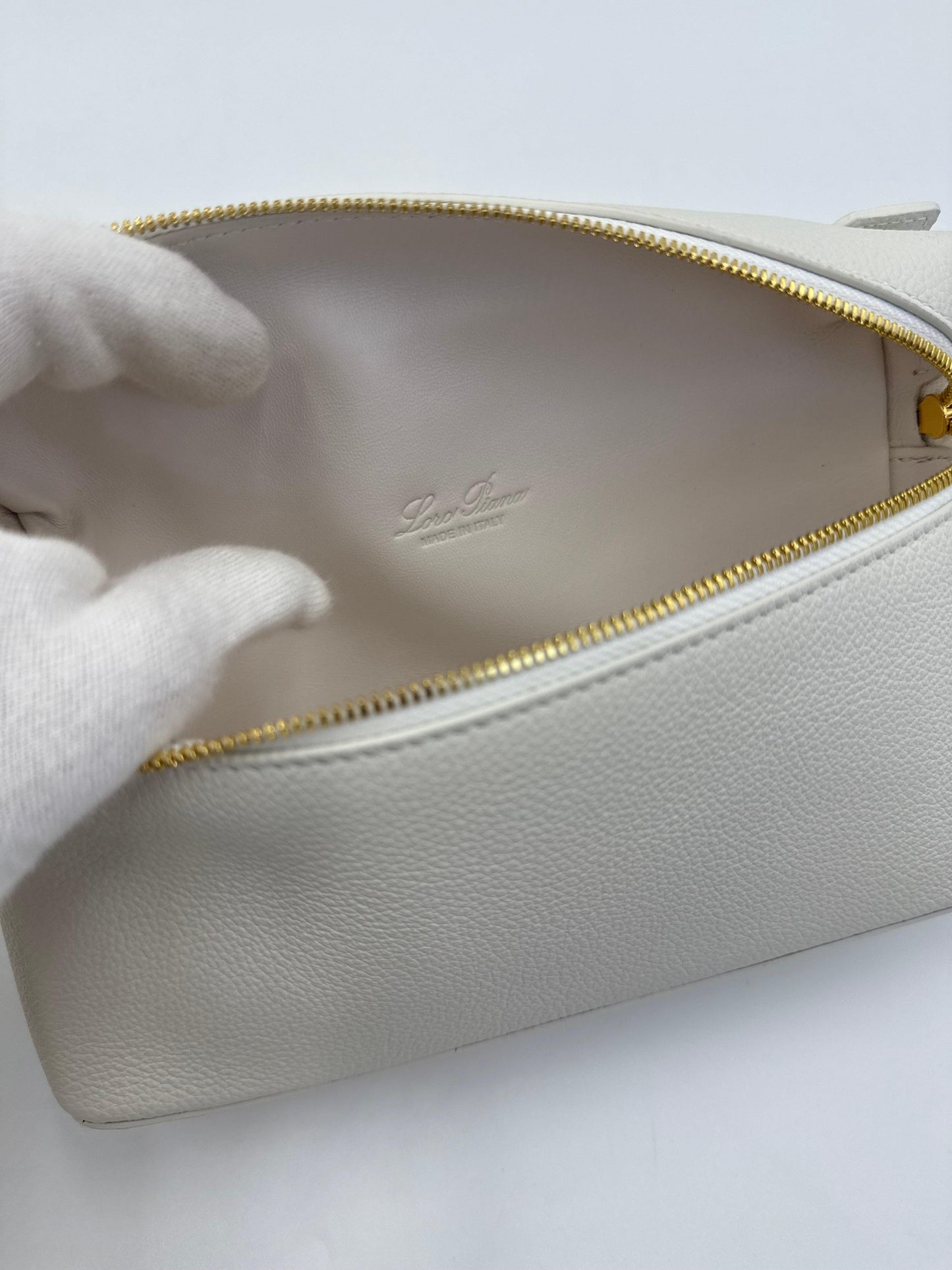 Loro Piana Borsa Extra Pocket L19 Pelle di Vitello Martellata Bianca - Pally Vintage Closet