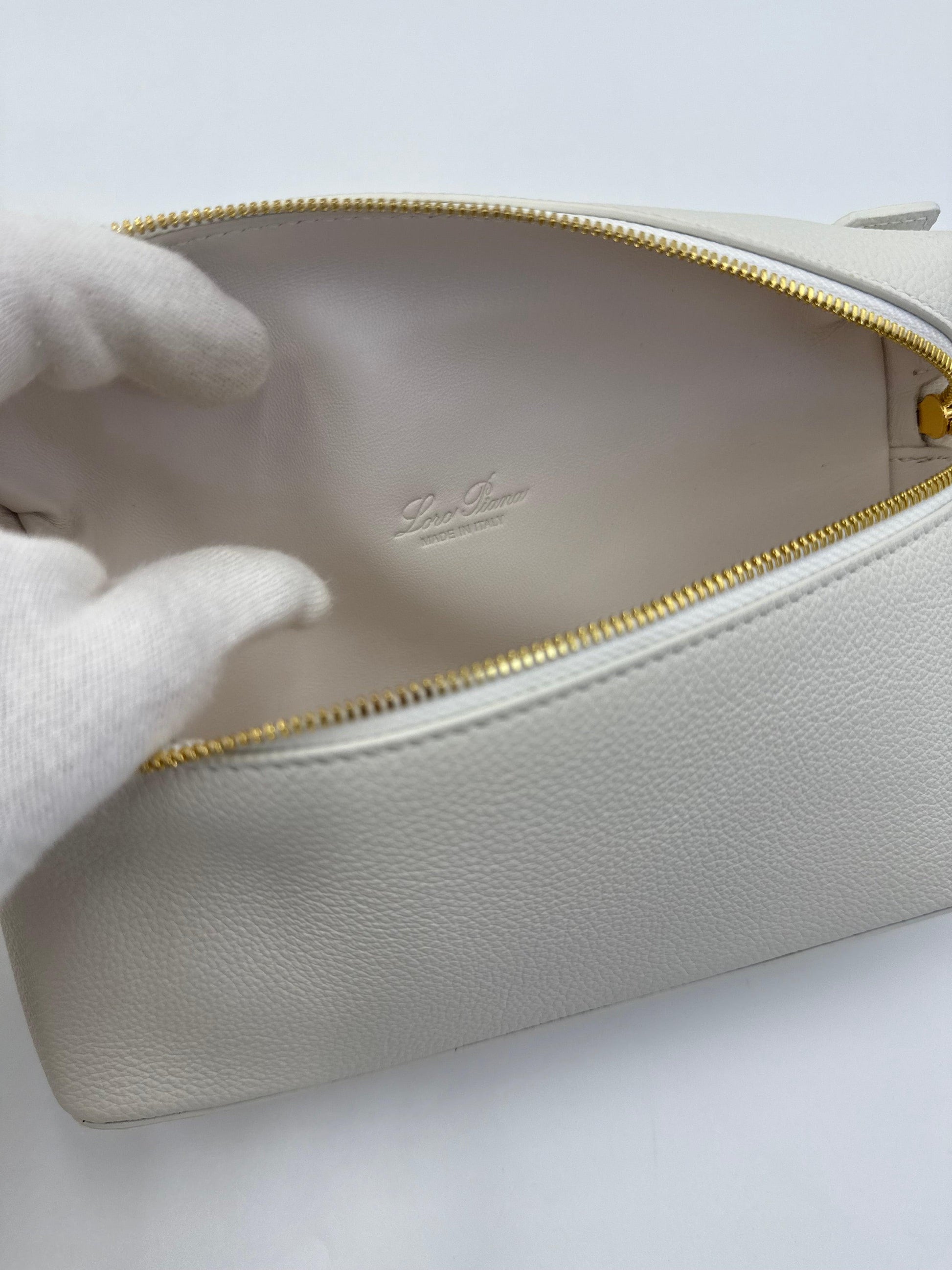 Loro Piana Borsa Extra Pocket L19 Pelle di Vitello Martellata Bianca - Pally Vintage Closet