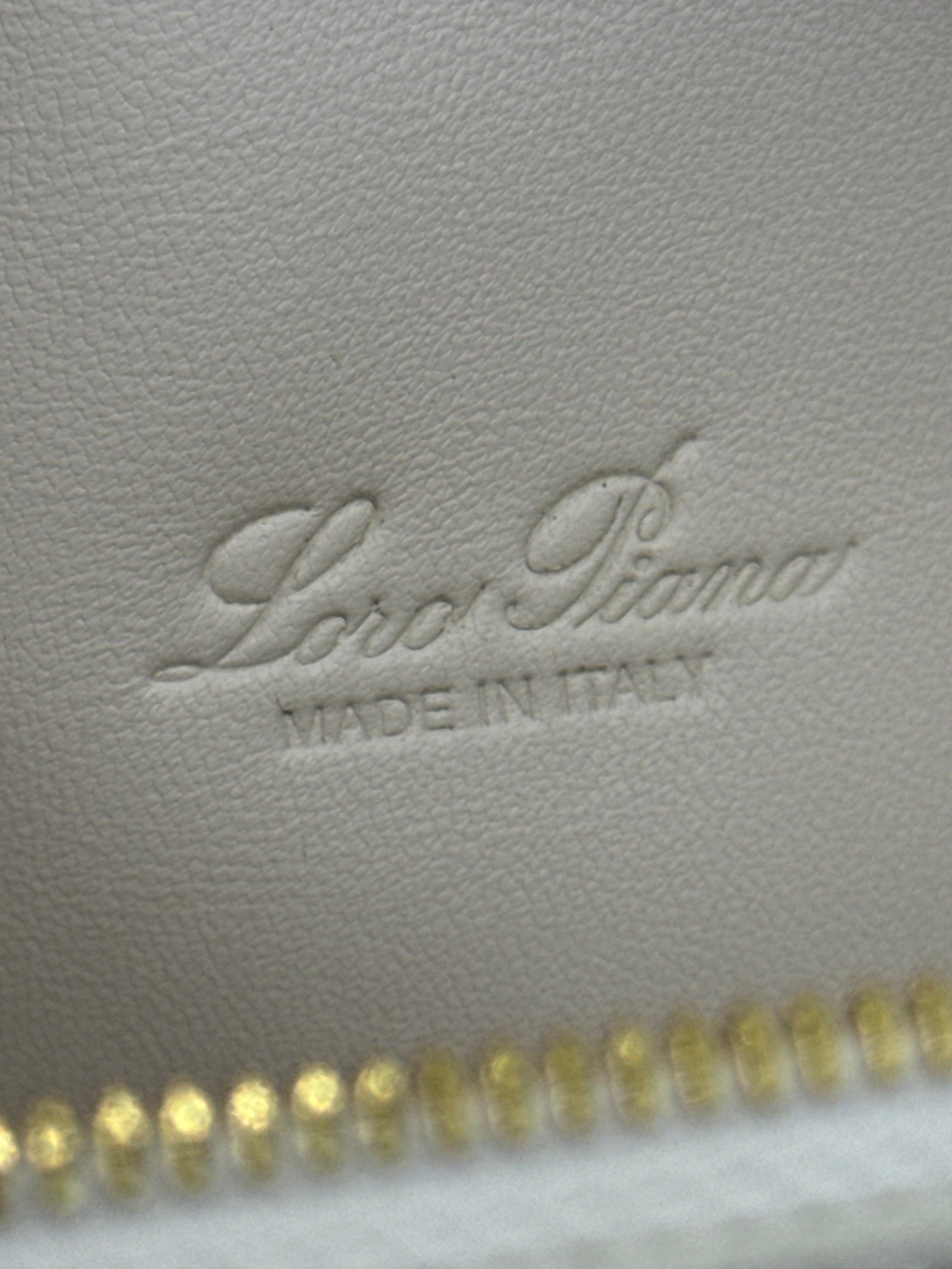 Loro Piana Borsa Extra Pocket L19 Pelle di Vitello Martellata Bianca - Pally Vintage Closet
