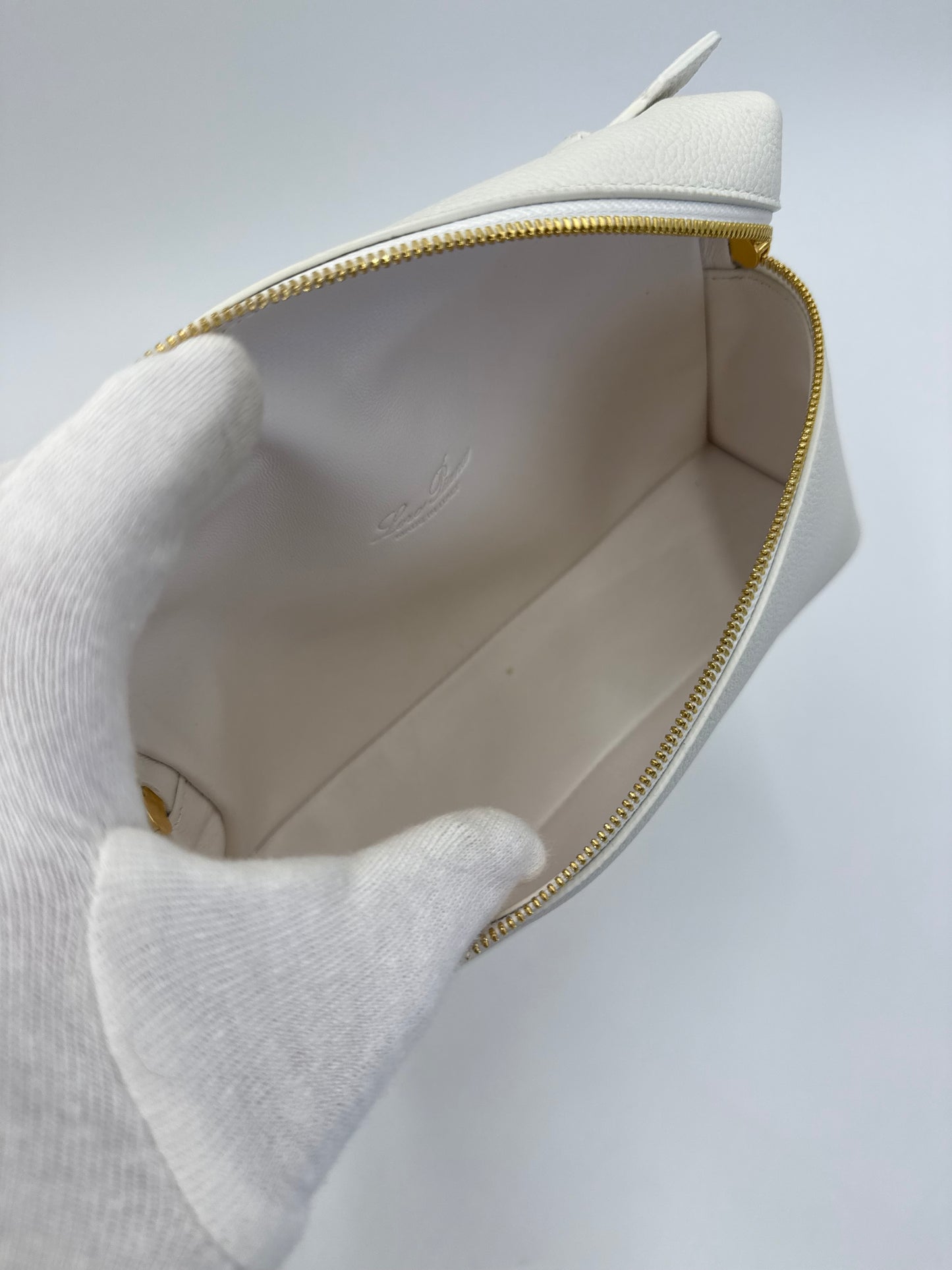 Loro Piana Borsa Extra Pocket L19 Pelle di Vitello Martellata Bianca - Pally Vintage Closet