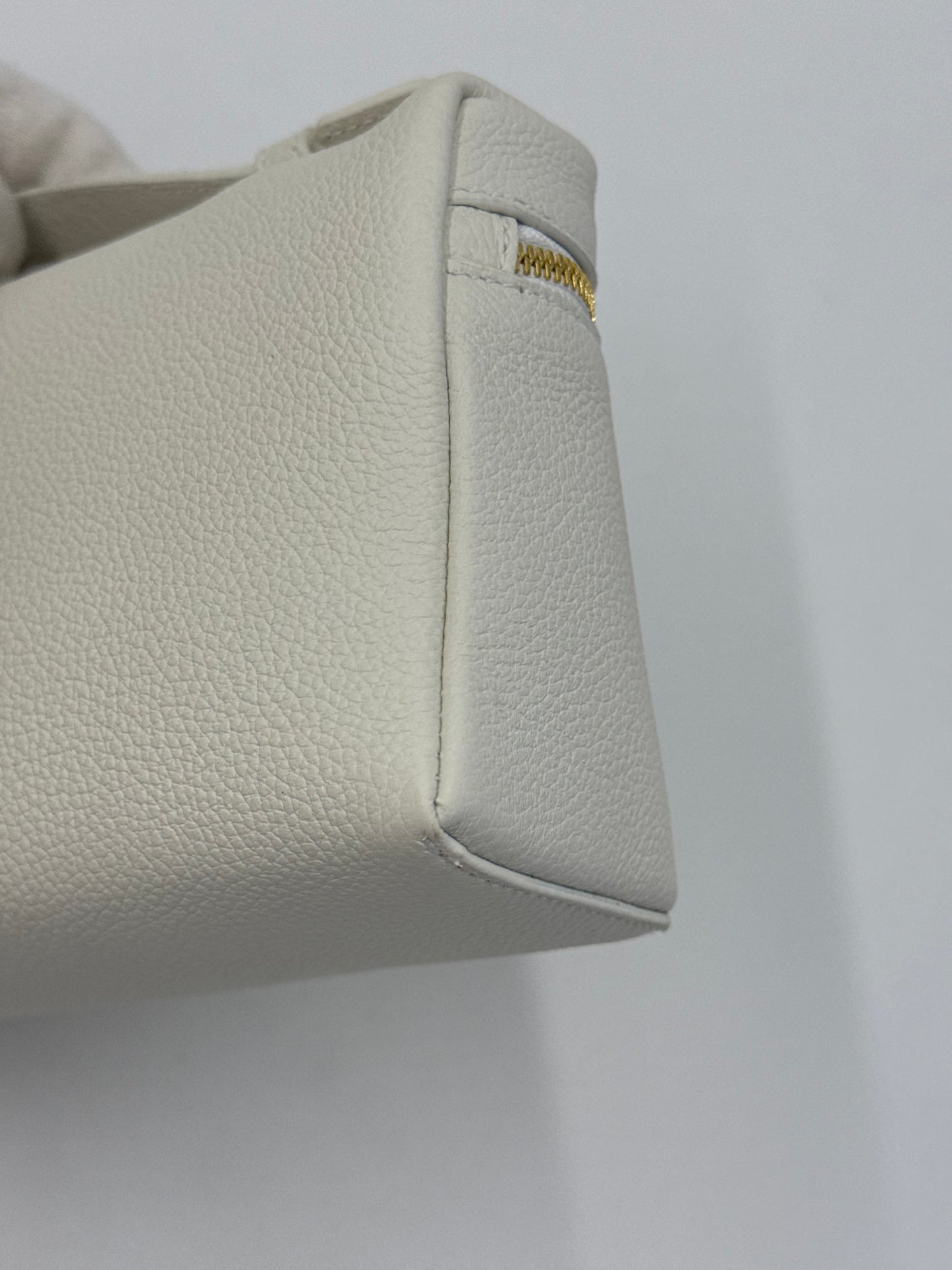 Loro Piana Borsa Extra Pocket L19 Pelle di Vitello Martellata Bianca - Pally Vintage Closet