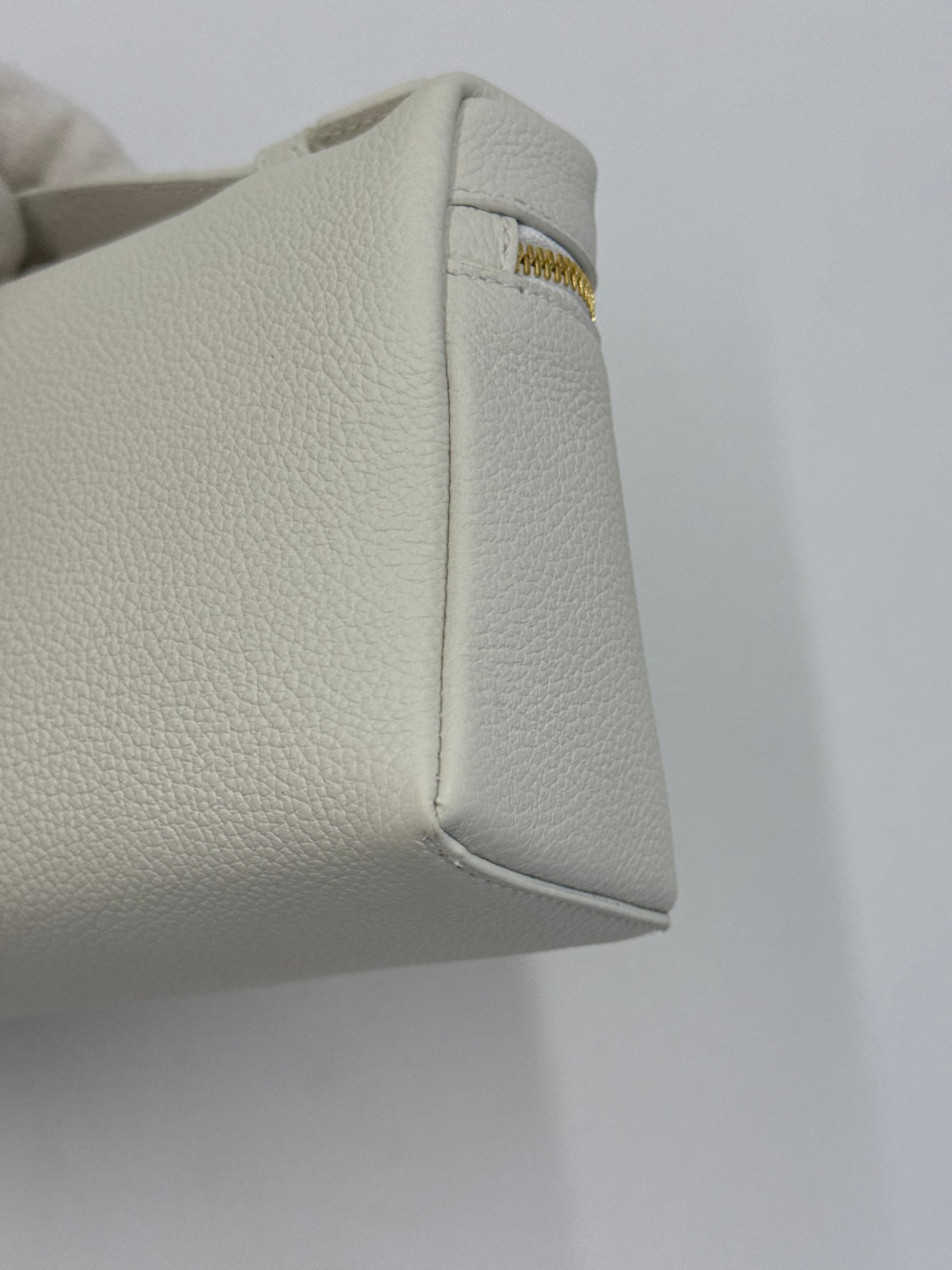 Loro Piana Borsa Extra Pocket L19 Pelle di Vitello Martellata Bianca - Pally Vintage Closet