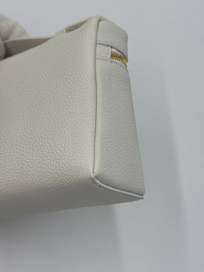 Loro Piana Borsa Extra Pocket L19 Pelle di Vitello Martellata Bianca - Pally Vintage Closet