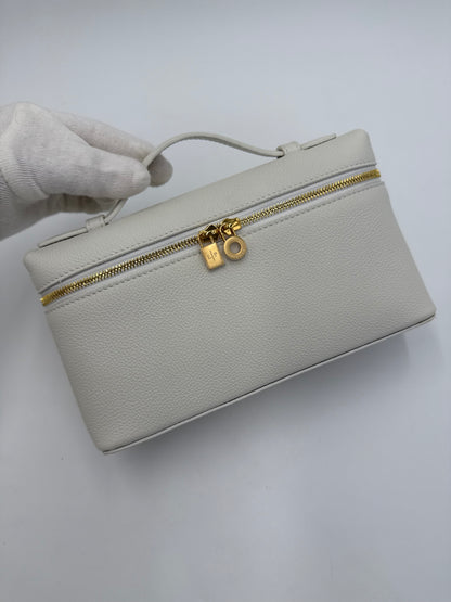 Loro Piana Borsa Extra Pocket L19 Pelle di Vitello Martellata Bianca - Pally Vintage Closet