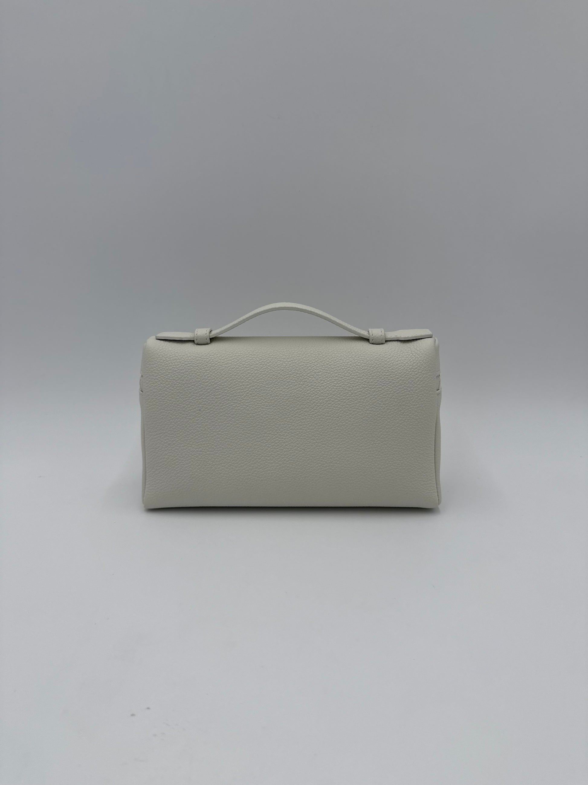 Loro Piana Borsa Extra Pocket L19 Pelle di Vitello Martellata Bianca - Pally Vintage Closet