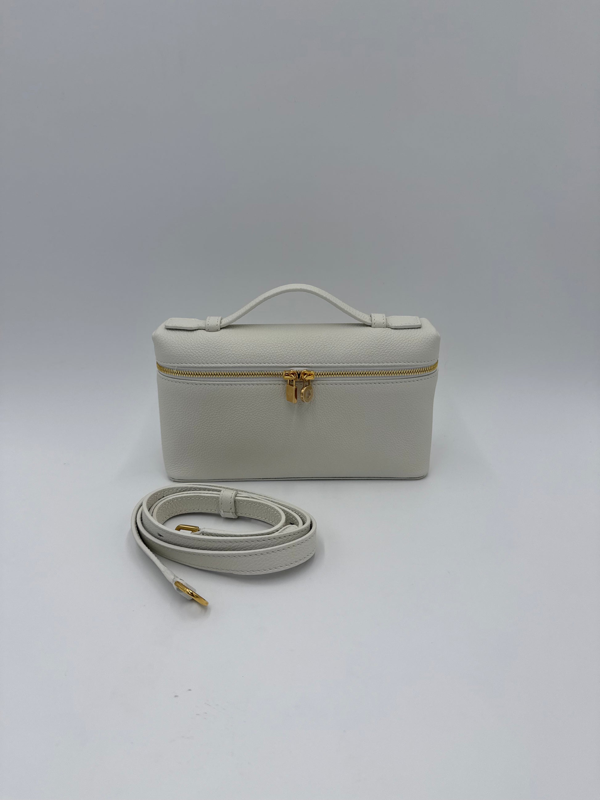 Loro Piana Borsa Extra Pocket L19 Pelle di Vitello Martellata Bianca - Pally Vintage Closet