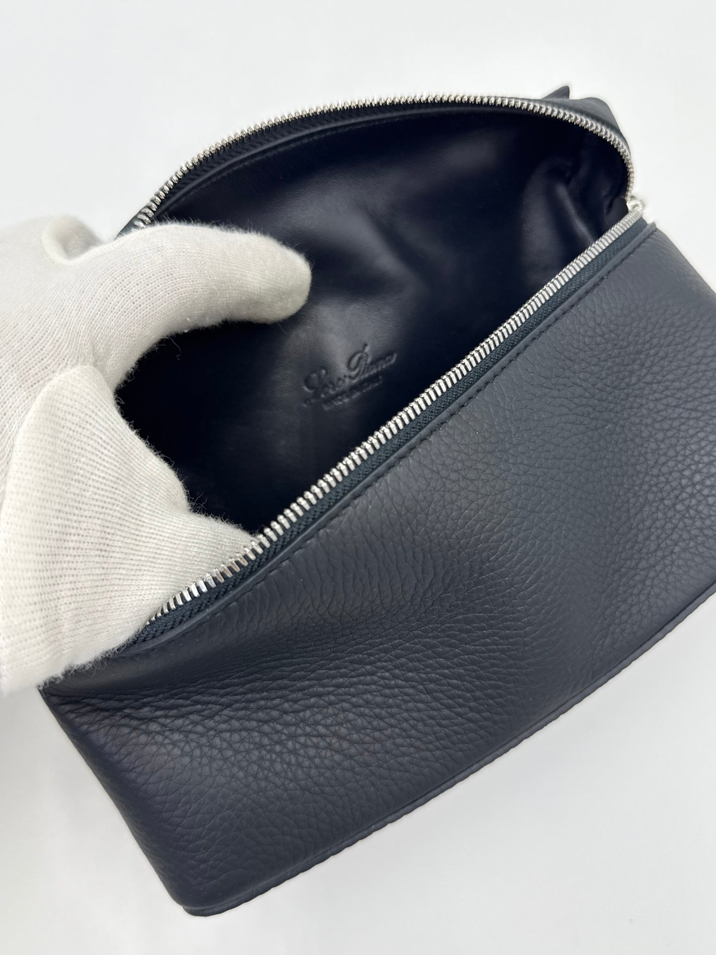 Loro Piana Borsa Extra Pocket L19 Pelle di Vitello Martellata Blu Navy - Pally Vintage Closet