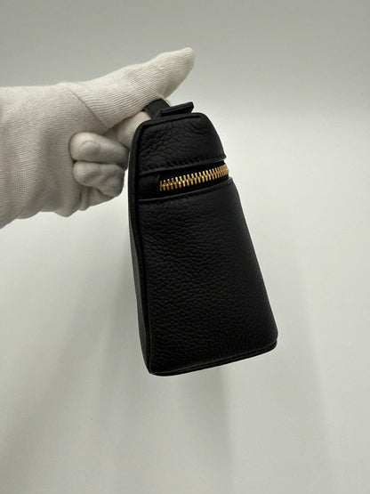 Loro-Piana-Borsa-Extra-Pocket-L19-Pelle-di-Vitello-Martellata-Nera-70314478010692 - Pally Vintage Closet