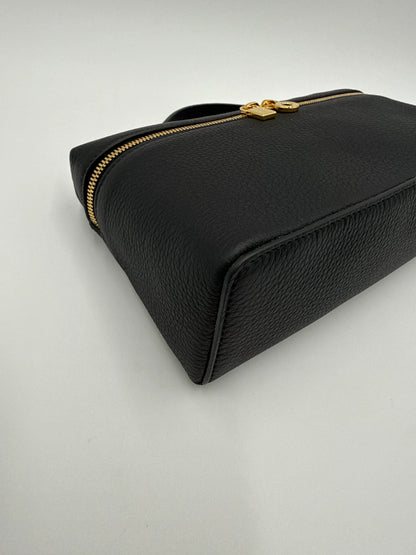 Loro-Piana-Borsa-Extra-Pocket-L19-Pelle-di-Vitello-Martellata-Nera-70314478076228 - Pally Vintage Closet