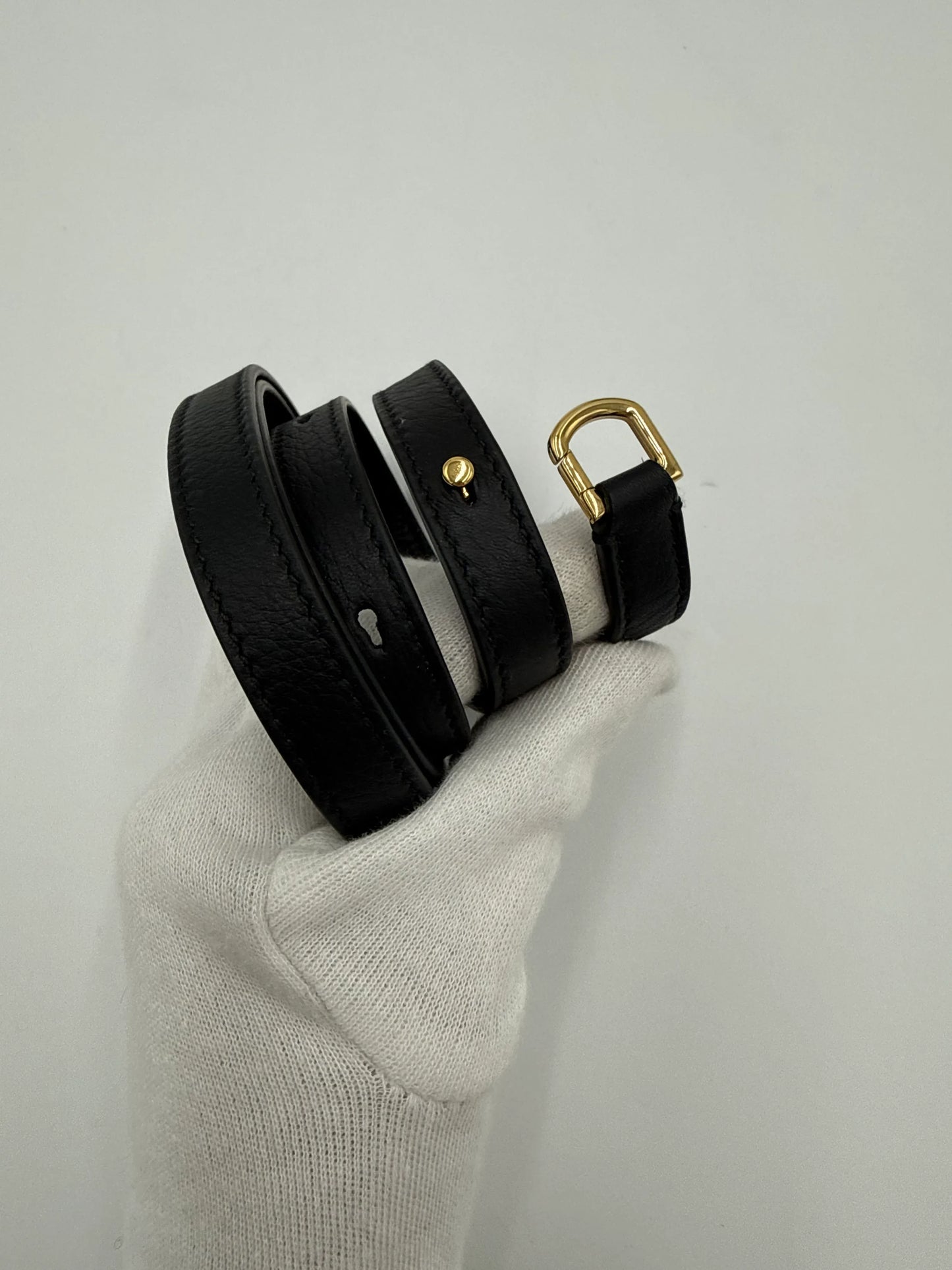 Loro-Piana-Borsa-Extra-Pocket-L19-Pelle-di-Vitello-Martellata-Nera-70314478240068 - Pally Vintage Closet