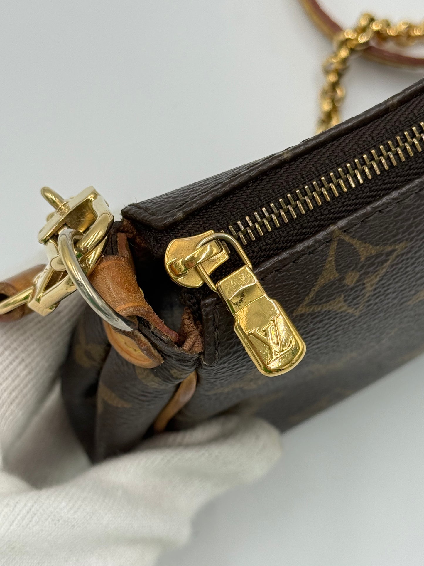Louis Vuitton Borsa Eva Clutch Monogram Canvas Marrone - Pally Vintage Closet