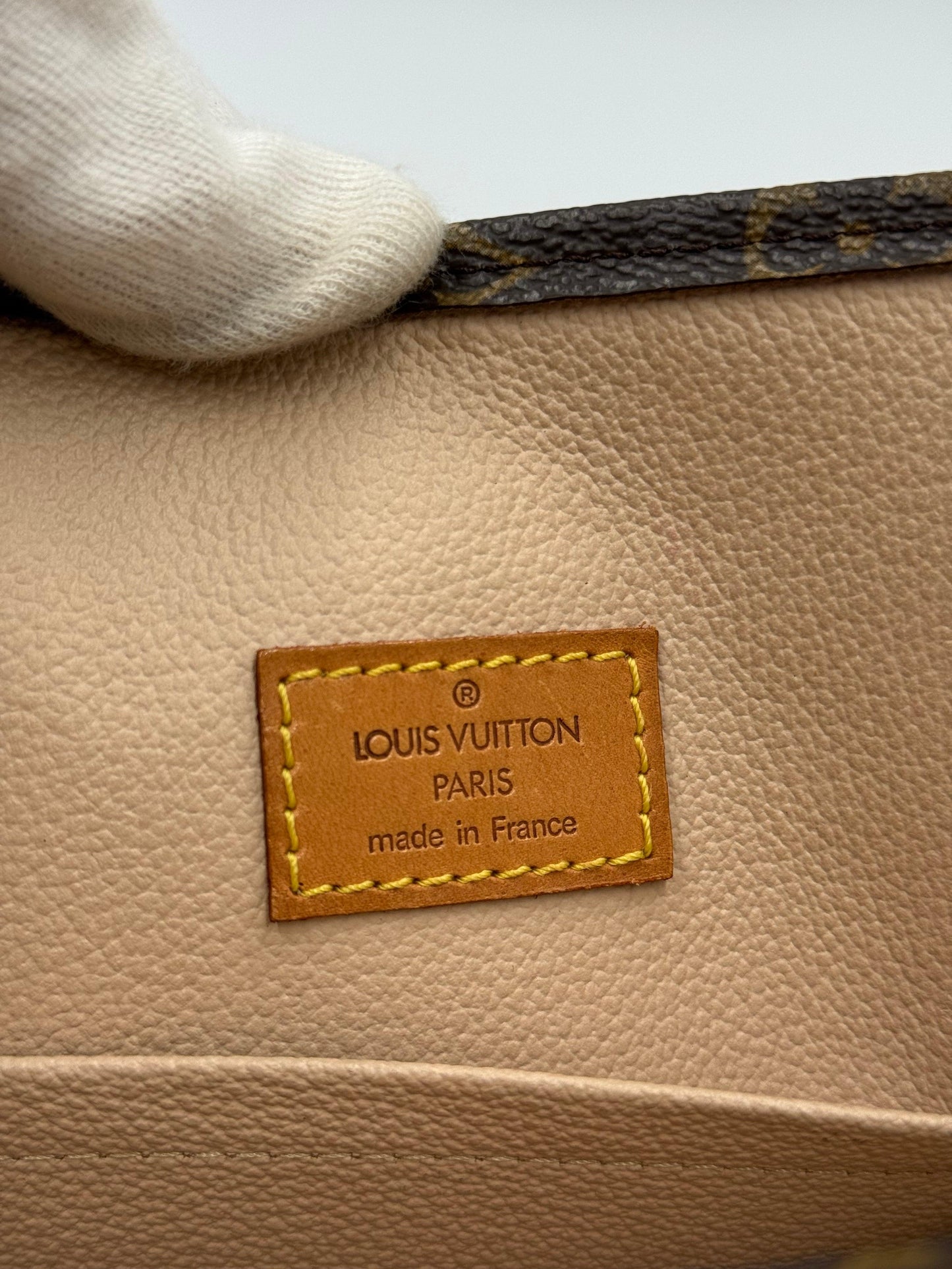 Louis Vuitton Sac Plat Vintage Monogram Brown Handbag