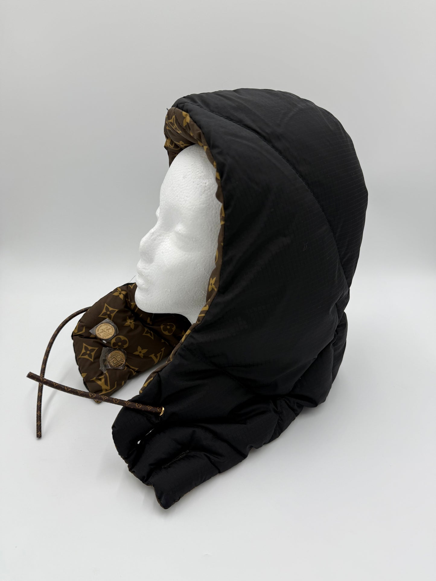 Louis Vuitton Passamontagna Imbottito Reversibile Monogram - Pally Vintage Closet