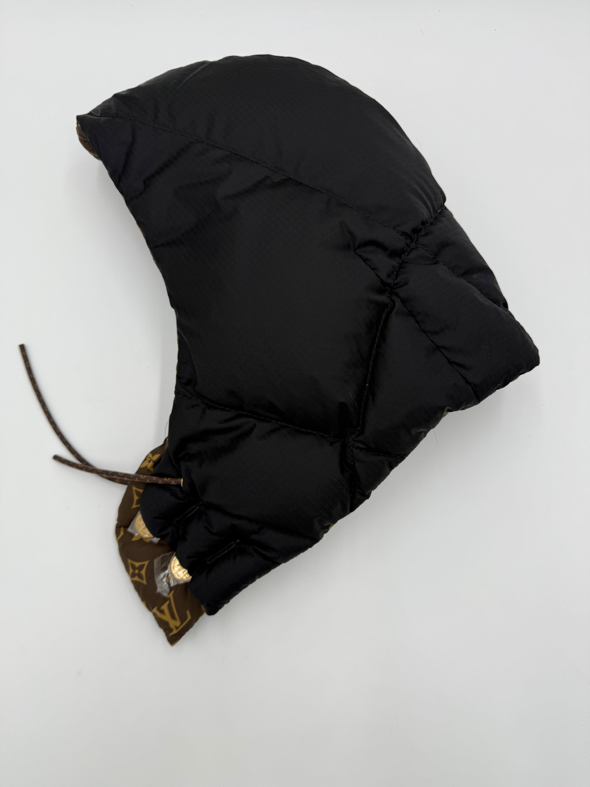 Louis Vuitton Passamontagna Imbottito Reversibile Monogram - Pally Vintage Closet