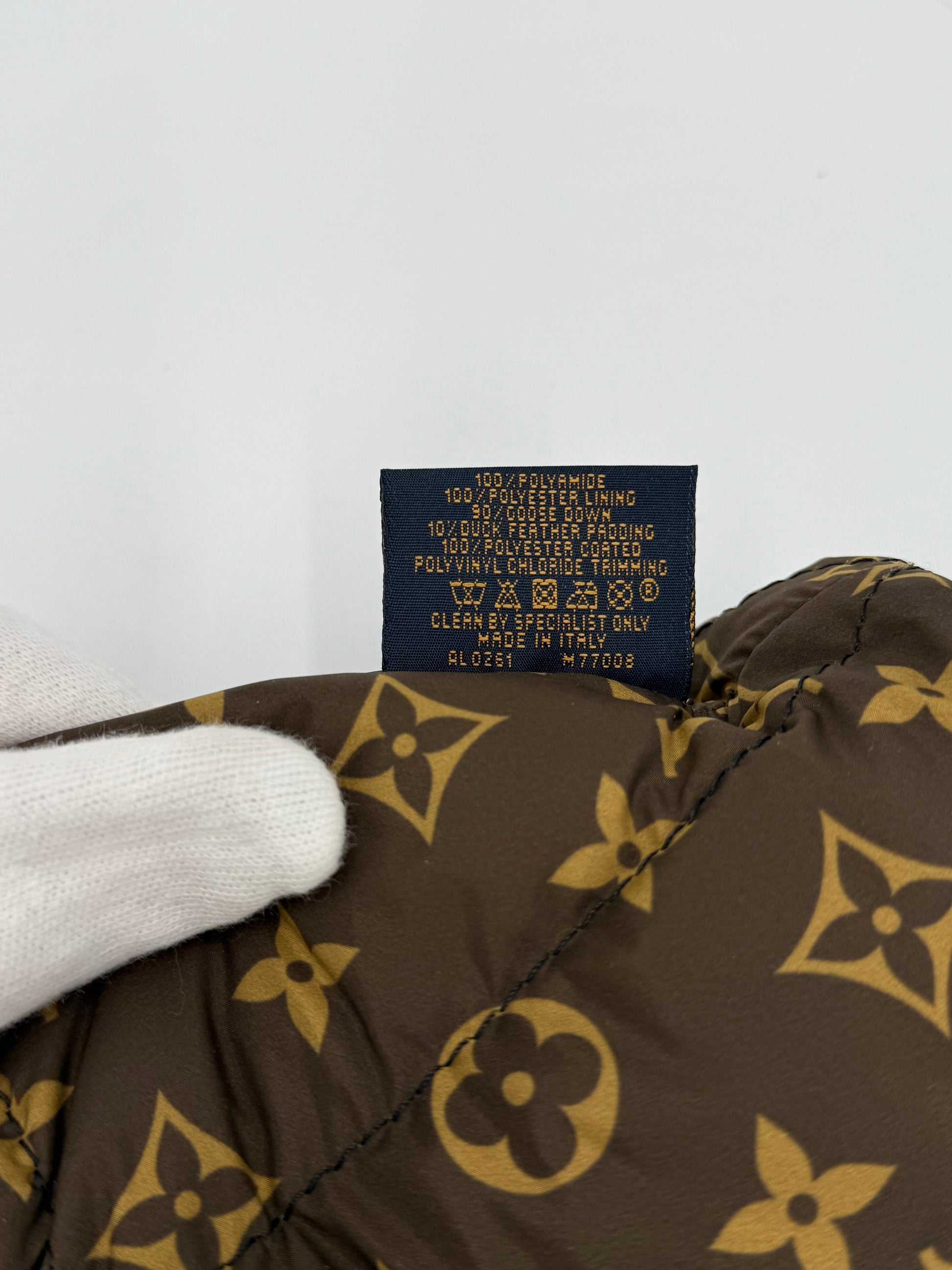 Louis Vuitton Passamontagna Imbottito Reversibile Monogram - Pally Vintage Closet