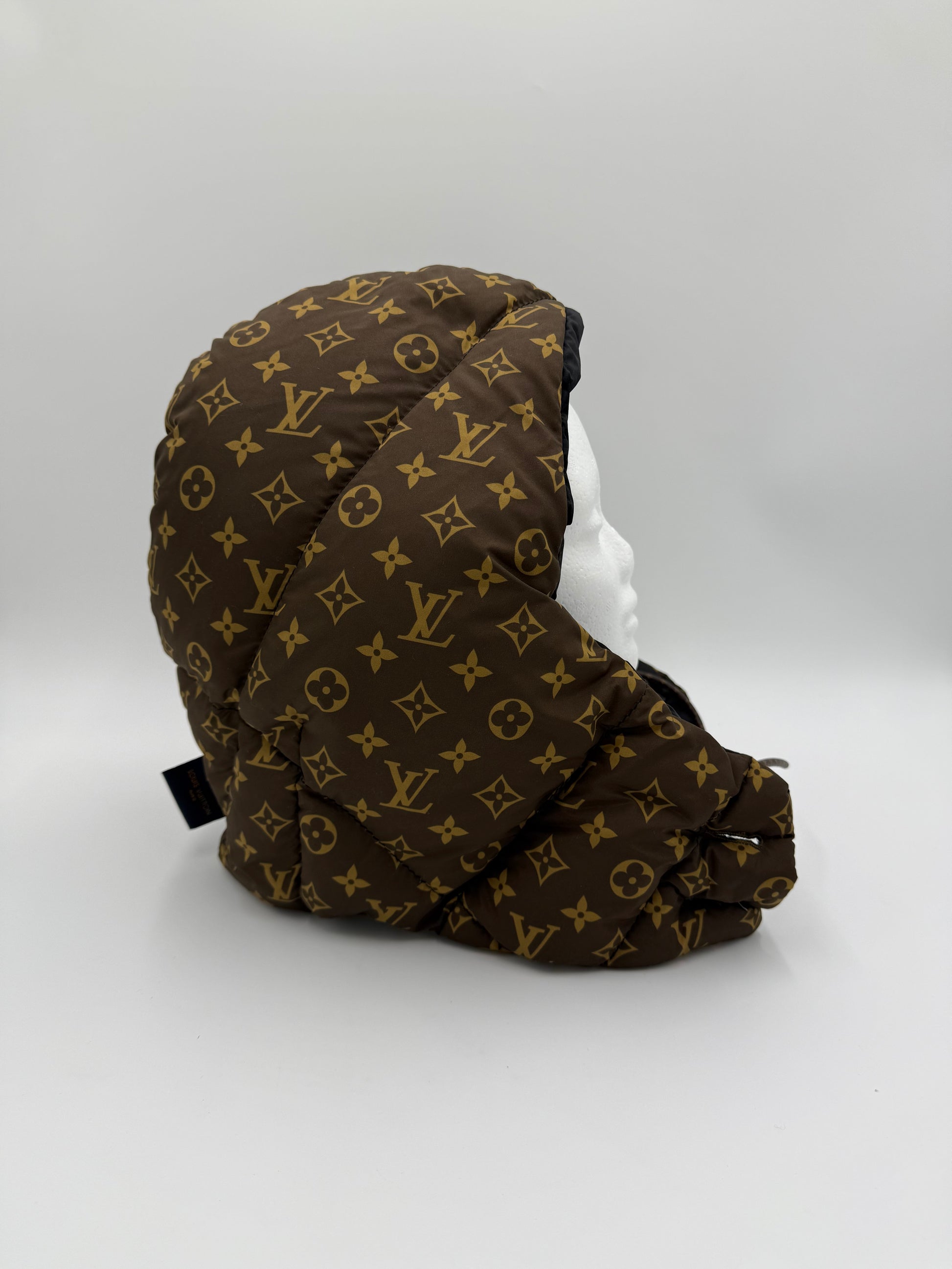 Louis Vuitton Passamontagna Imbottito Reversibile Monogram - Pally Vintage Closet