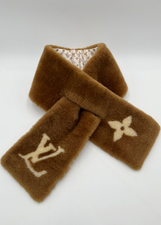 Louis Vuitton Sciarpa Monogram in Shearling